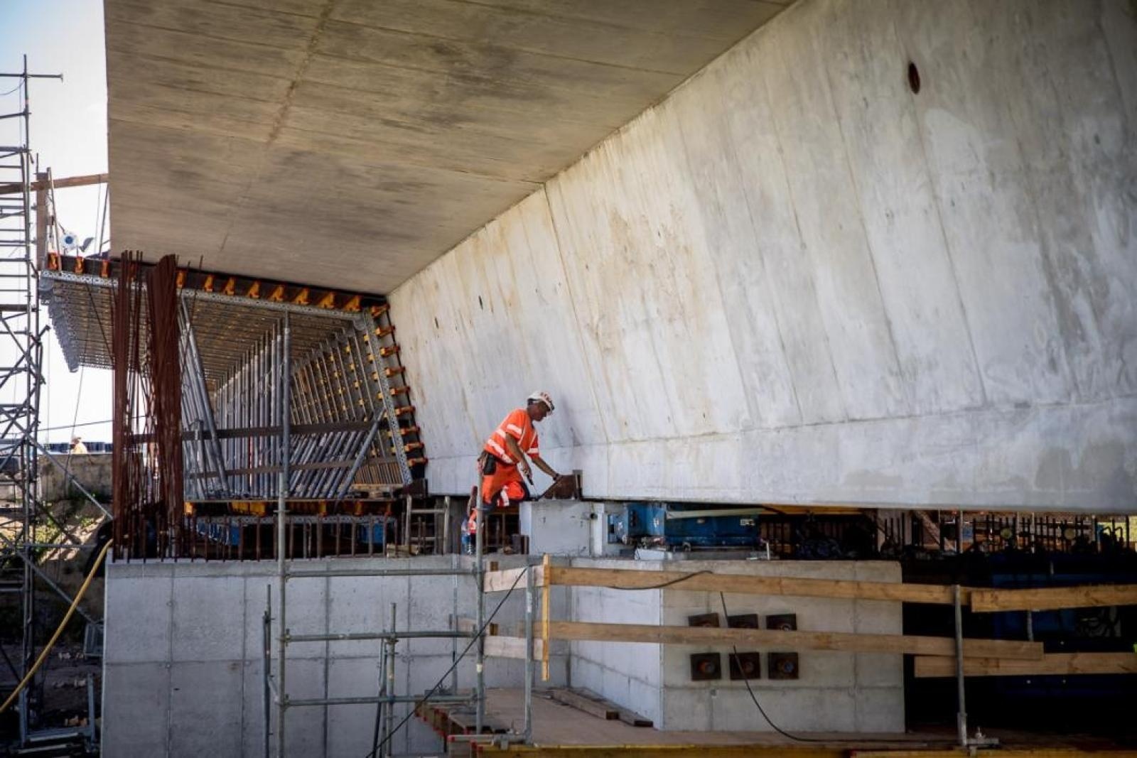 Zdjęcie w galerii na portalu naszraciborz.pl: Nowy most na Odrze rośnie w oczach – z bliska widać, jak powstają jego potężne elementy wiadomości z regionu