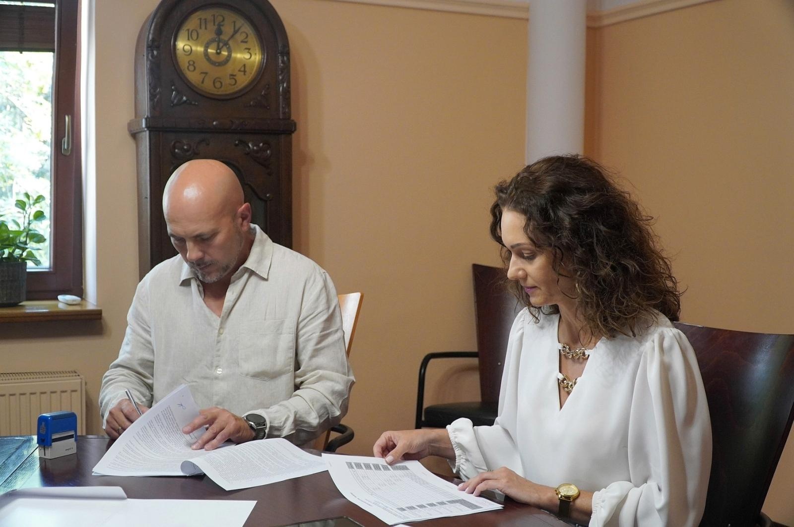 Zdjęcie w galerii na portalu naszraciborz.pl: Umowa na budowę zbiornika retencyjnego w Ocicach podpisana – inwestycja za ponad 1,1 mln zł wiadomości z regionu