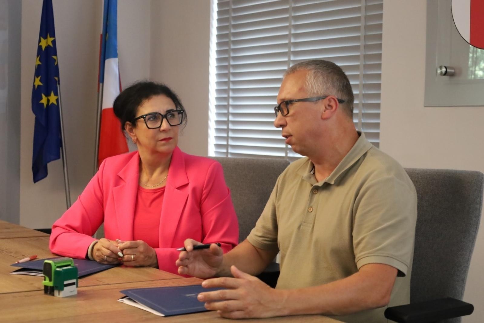 Zdjęcie w galerii na portalu naszraciborz.pl: Kolejne umowy na scalenia gruntów w Powiecie Raciborskim podpisane wiadomości z regionu