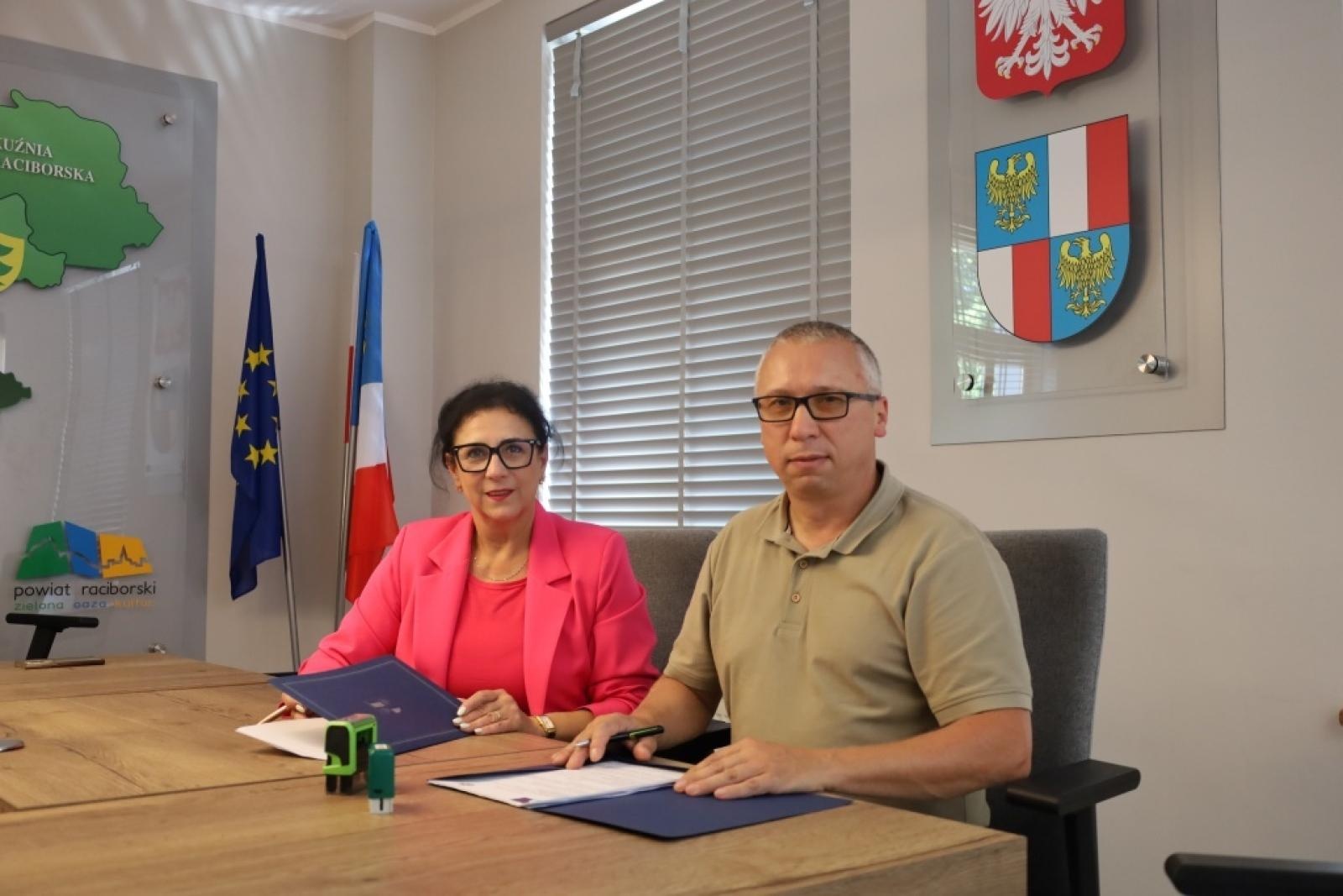 Zdjęcie w galerii na portalu naszraciborz.pl: Kolejne umowy na scalenia gruntów w Powiecie Raciborskim podpisane wiadomości z regionu