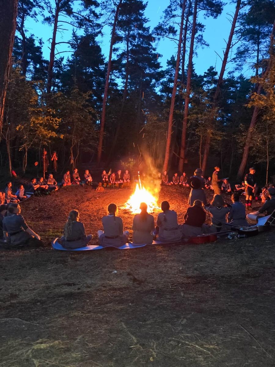 Zdjęcie w galerii na portalu naszraciborz.pl: Harcerki i harcerze ZHR podbijają Piaski – letnia przygoda pełna nauki i wrażeń wiadomości z regionu