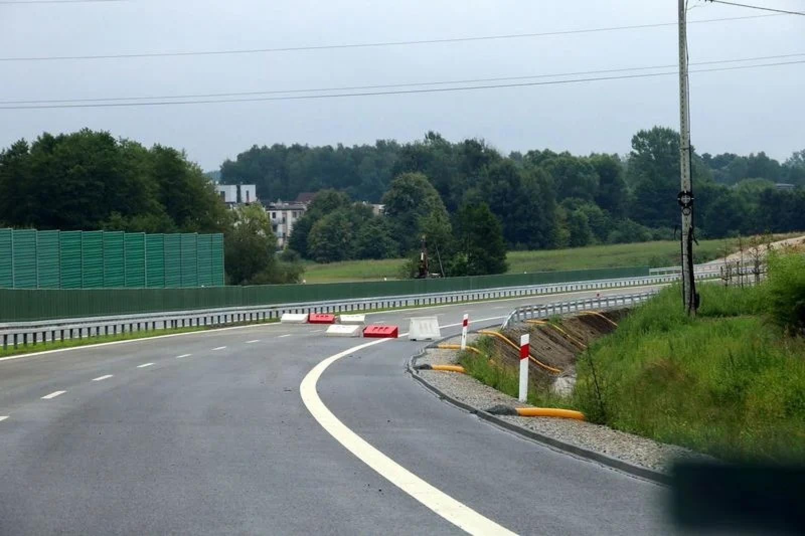 Zdjęcie w galerii na portalu naszraciborz.pl: Nowy odcinek Drogi Regionalnej Racibórz–Pszczyna w Rybniku ukończony, ale wciąż zamknięty. Co wstrzymuje otwarcie? wiadomości z regionu