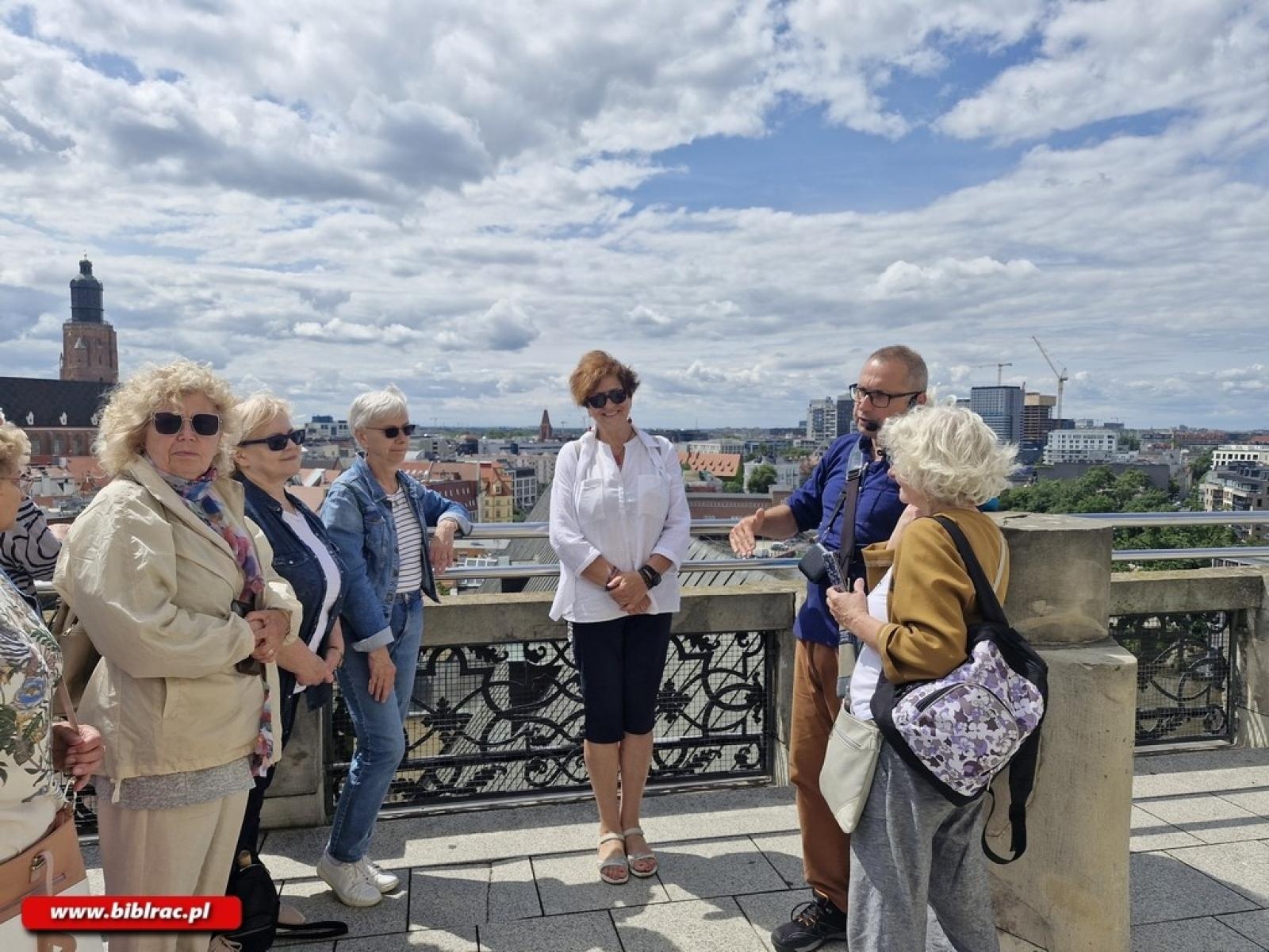 Zdjęcie w galerii na portalu naszraciborz.pl: Klub Przyjaciół Biblioteki w wakacyjnych podróżach wiadomości z regionu