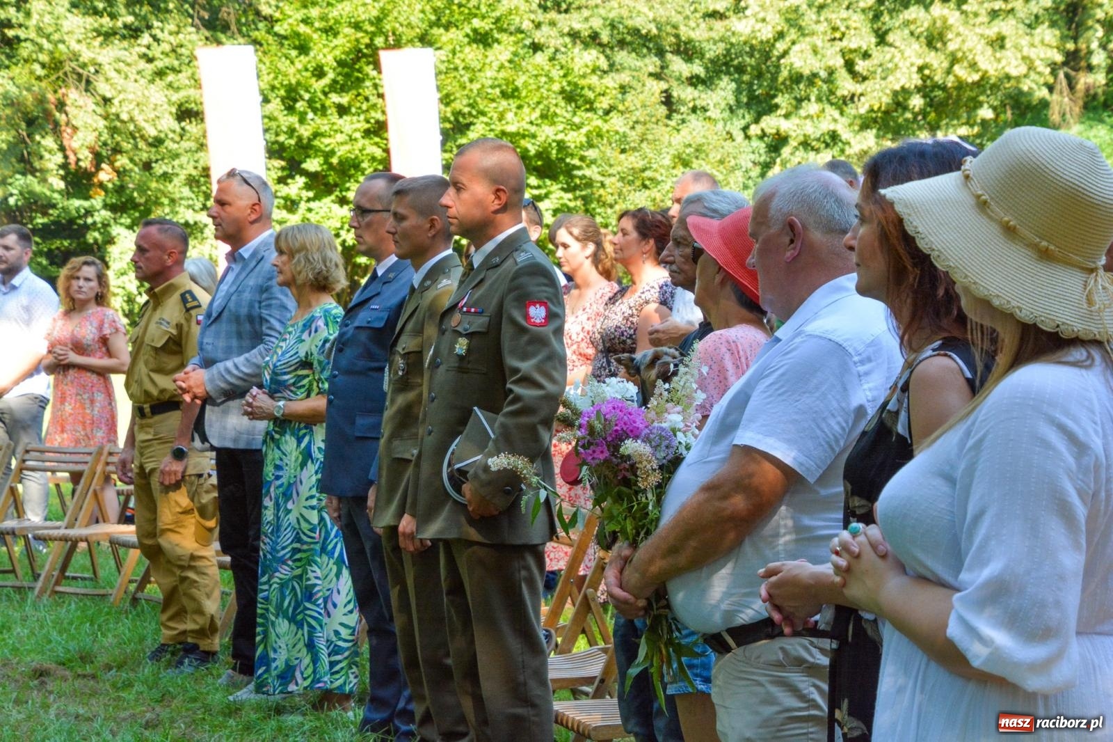 Zdjęcie w galerii na portalu naszraciborz.pl: Arboretum Bramy Morawskiej: Msza polowa z okazji Wniebowzięcia NMP i Święta Wojska Polskiego oraz koncert  wiadomości z regionu
