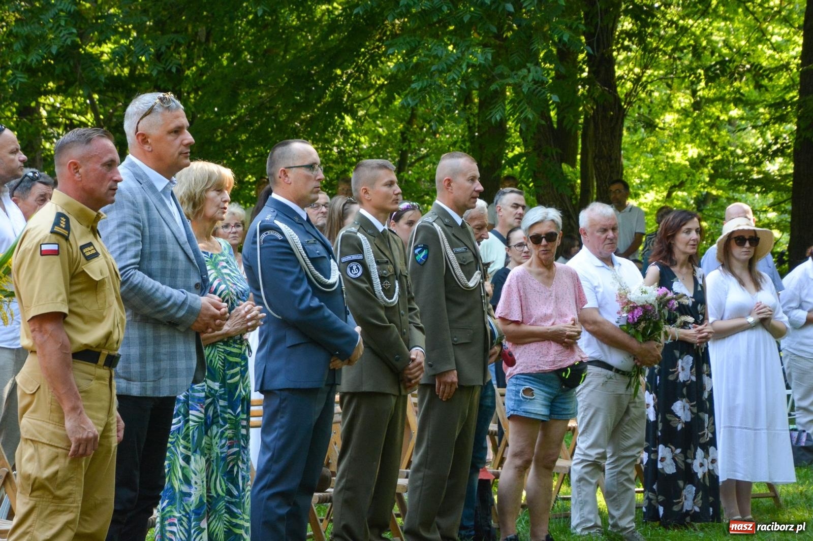 Zdjęcie w galerii na portalu naszraciborz.pl: Arboretum Bramy Morawskiej: Msza polowa z okazji Wniebowzięcia NMP i Święta Wojska Polskiego oraz koncert  wiadomości z regionu