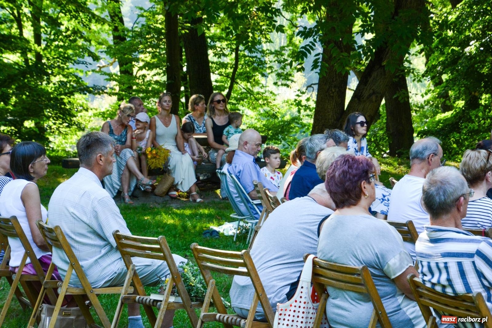 Zdjęcie w galerii na portalu naszraciborz.pl: Arboretum Bramy Morawskiej: Msza polowa z okazji Wniebowzięcia NMP i Święta Wojska Polskiego oraz koncert  wiadomości z regionu