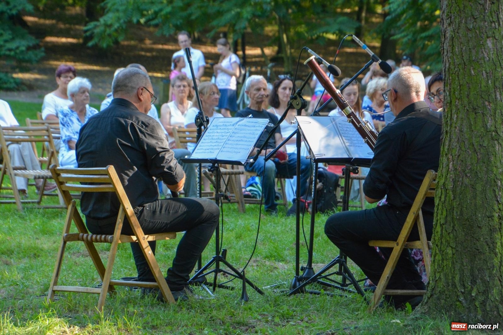 Zdjęcie w galerii na portalu naszraciborz.pl: Arboretum Bramy Morawskiej: Msza polowa z okazji Wniebowzięcia NMP i Święta Wojska Polskiego oraz koncert  wiadomości z regionu