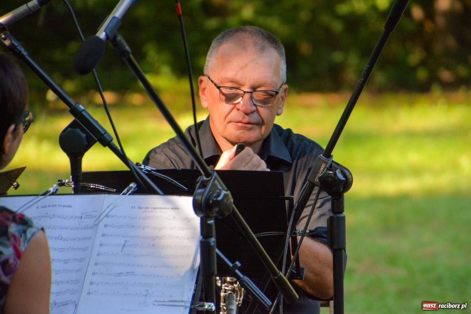 Zdjęcie w galerii na portalu naszraciborz.pl: Arboretum Bramy Morawskiej: Msza polowa z okazji Wniebowzięcia NMP i Święta Wojska Polskiego oraz koncert  wiadomości z regionu