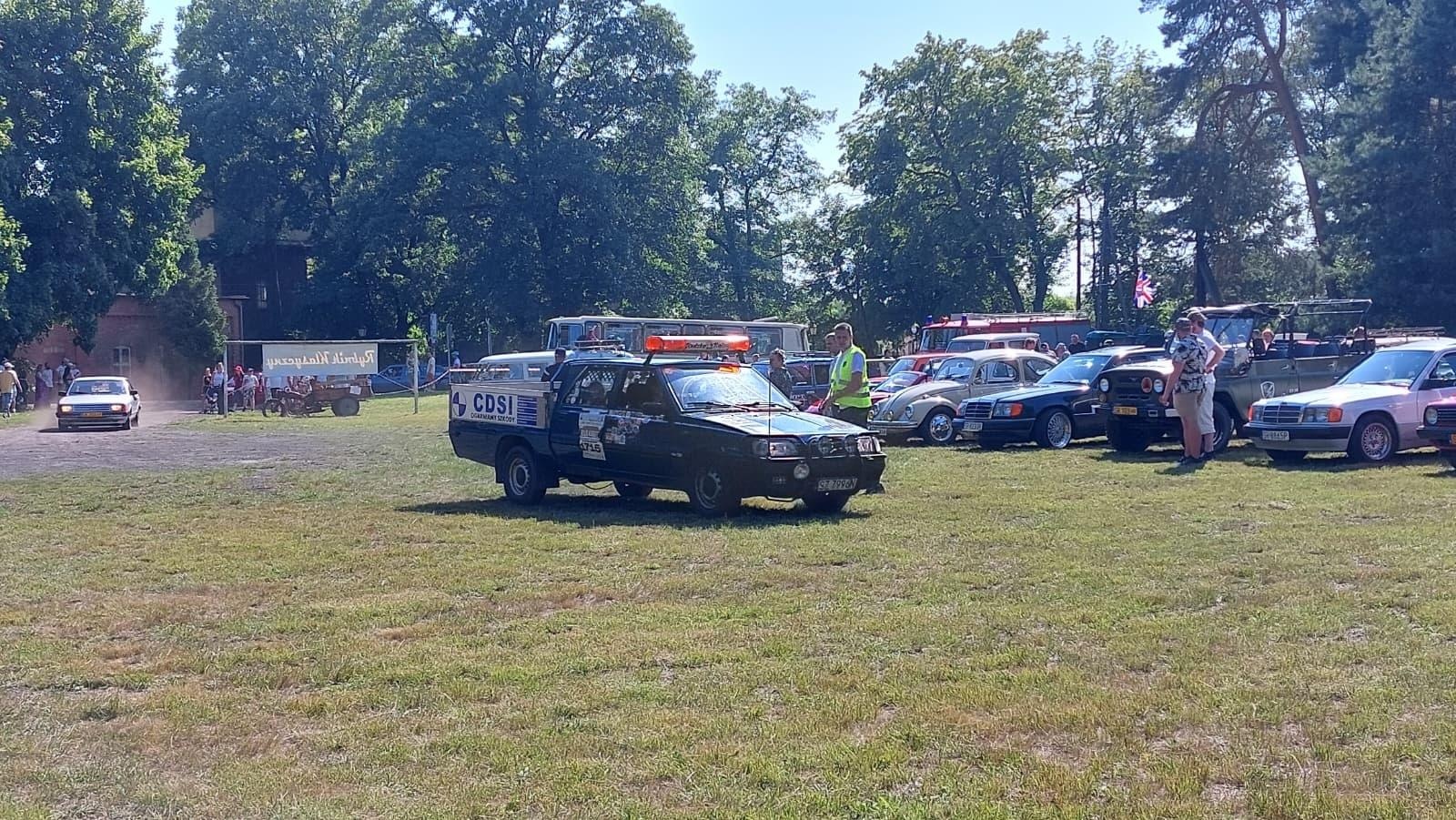 Zdjęcie w galerii na portalu naszraciborz.pl: Rybnik Klasyczny. Zlot miłośników i właścicieli zabytkowych pojazdów w Rudach [FOTO] wiadomości z regionu