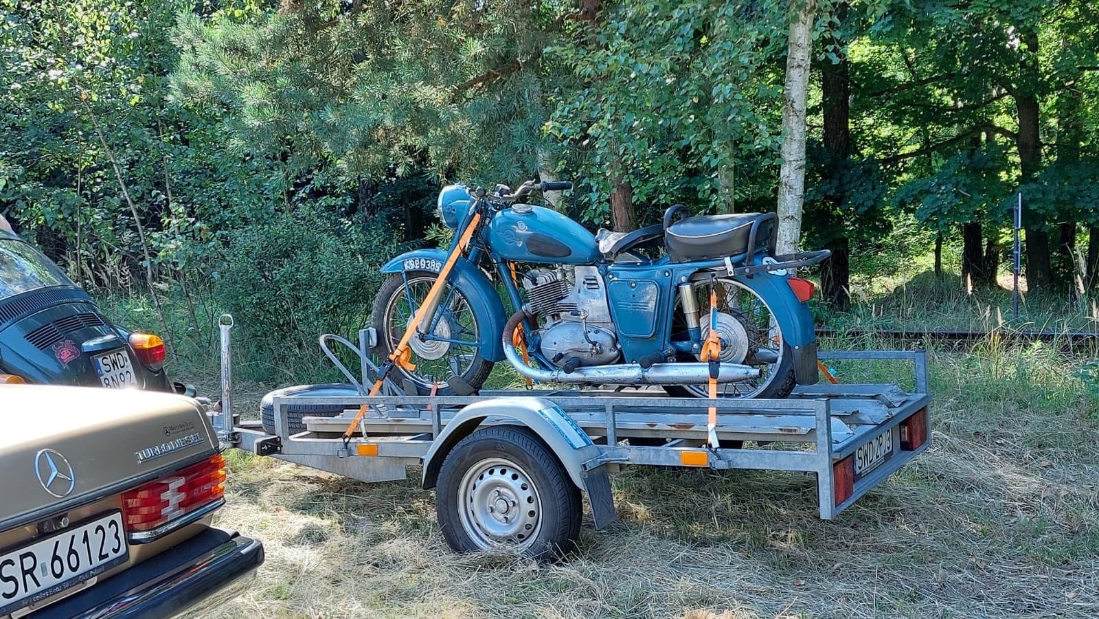 Zdjęcie w galerii na portalu naszraciborz.pl: Rybnik Klasyczny. Zlot miłośników i właścicieli zabytkowych pojazdów w Rudach [FOTO] wiadomości z regionu