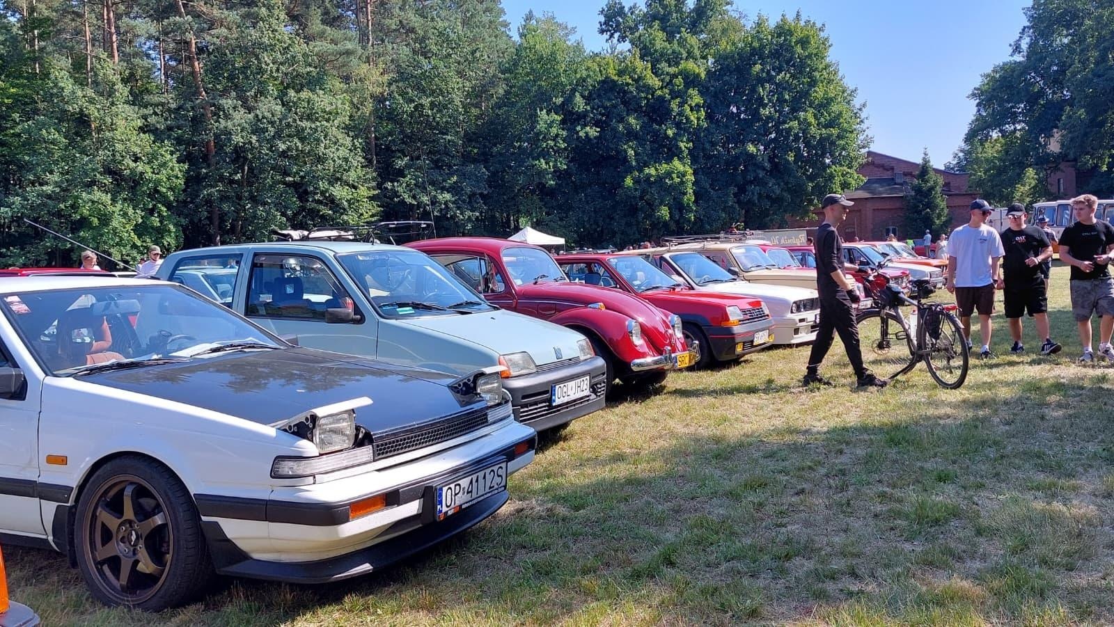 Zdjęcie w galerii na portalu naszraciborz.pl: Rybnik Klasyczny. Zlot miłośników i właścicieli zabytkowych pojazdów w Rudach [FOTO] wiadomości z regionu