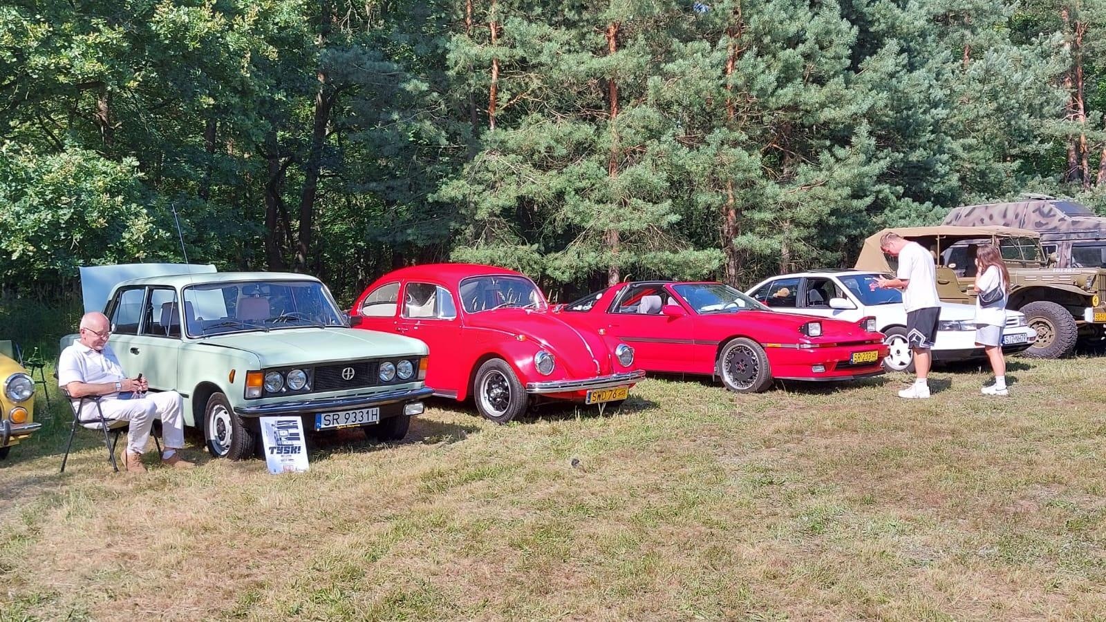 Zdjęcie w galerii na portalu naszraciborz.pl: Rybnik Klasyczny. Zlot miłośników i właścicieli zabytkowych pojazdów w Rudach [FOTO] wiadomości z regionu