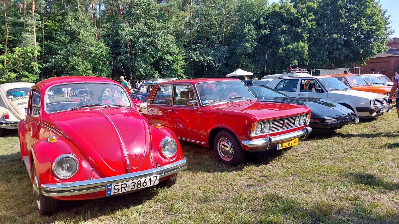 Zdjęcie w galerii na portalu naszraciborz.pl: Rybnik Klasyczny. Zlot miłośników i właścicieli zabytkowych pojazdów w Rudach [FOTO] wiadomości z regionu