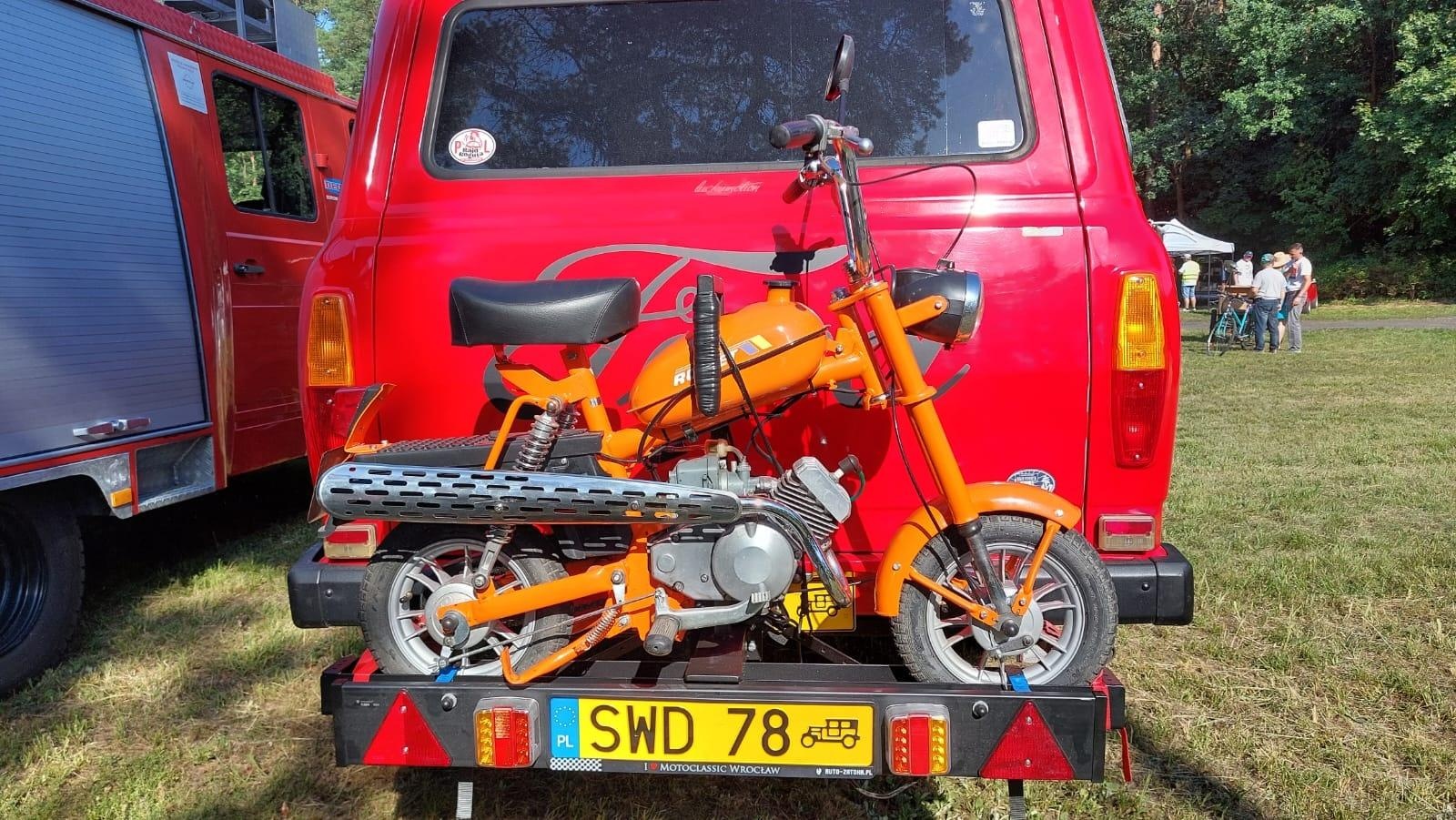 Zdjęcie w galerii na portalu naszraciborz.pl: Rybnik Klasyczny. Zlot miłośników i właścicieli zabytkowych pojazdów w Rudach [FOTO] wiadomości z regionu