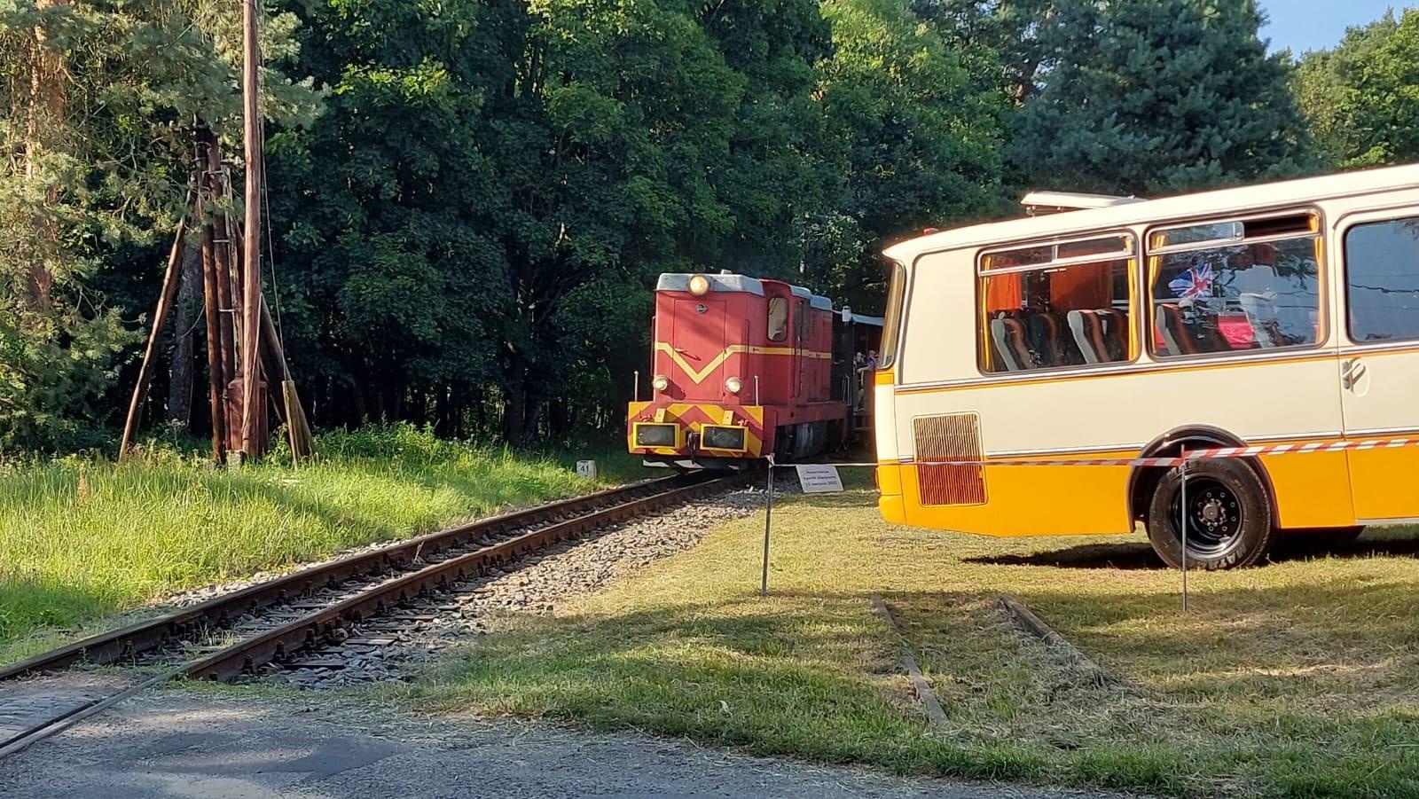Zdjęcie w galerii na portalu naszraciborz.pl: Rybnik Klasyczny. Zlot miłośników i właścicieli zabytkowych pojazdów w Rudach [FOTO] wiadomości z regionu