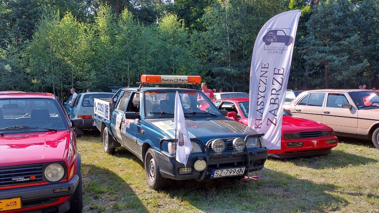 Zdjęcie w galerii na portalu naszraciborz.pl: Rybnik Klasyczny. Zlot miłośników i właścicieli zabytkowych pojazdów w Rudach [FOTO] wiadomości z regionu