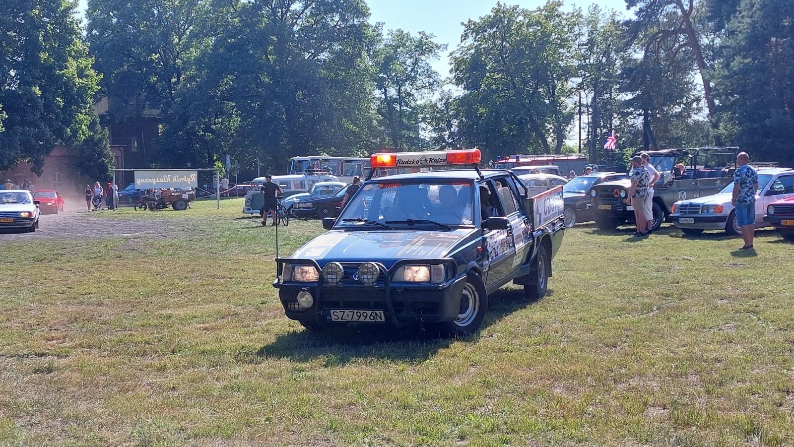 Zdjęcie w galerii na portalu naszraciborz.pl: Rybnik Klasyczny. Zlot miłośników i właścicieli zabytkowych pojazdów w Rudach [FOTO] wiadomości z regionu