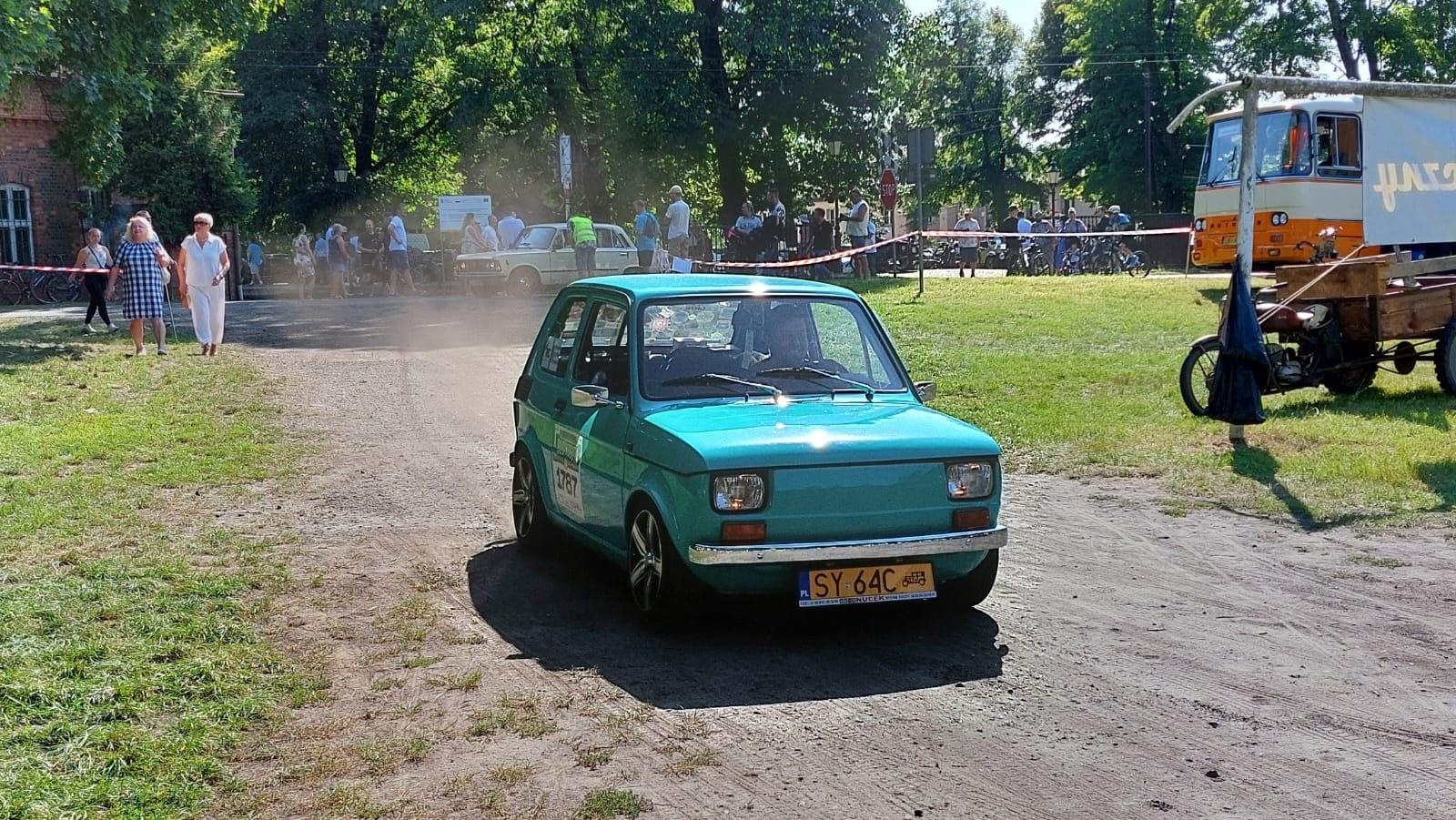 Zdjęcie w galerii na portalu naszraciborz.pl: Rybnik Klasyczny. Zlot miłośników i właścicieli zabytkowych pojazdów w Rudach [FOTO] wiadomości z regionu