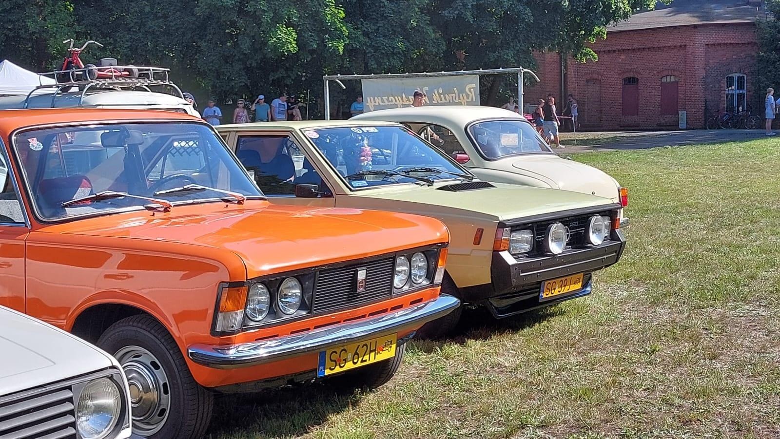 Zdjęcie w galerii na portalu naszraciborz.pl: Rybnik Klasyczny. Zlot miłośników i właścicieli zabytkowych pojazdów w Rudach [FOTO] wiadomości z regionu