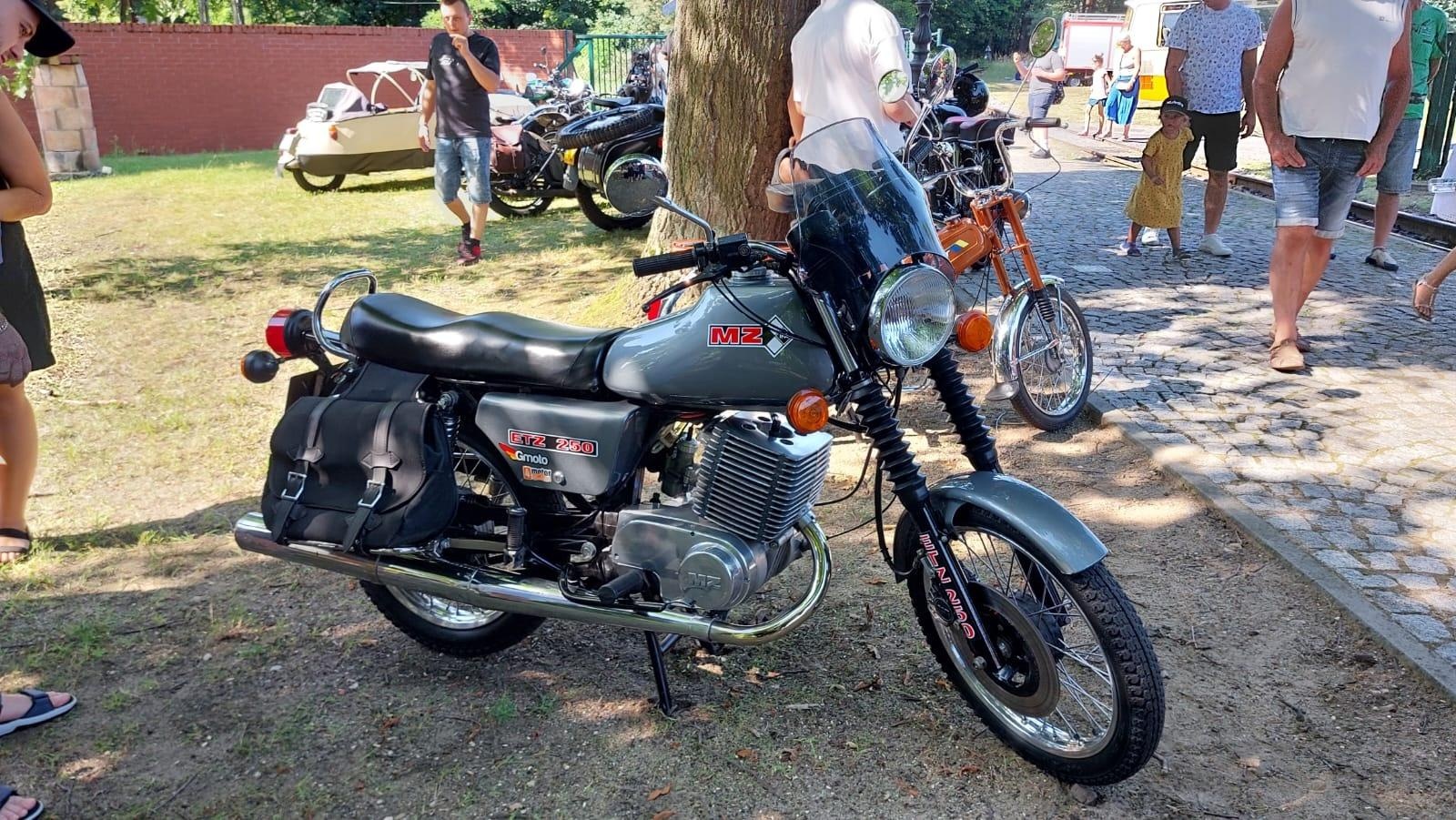 Zdjęcie w galerii na portalu naszraciborz.pl: Rybnik Klasyczny. Zlot miłośników i właścicieli zabytkowych pojazdów w Rudach [FOTO] wiadomości z regionu