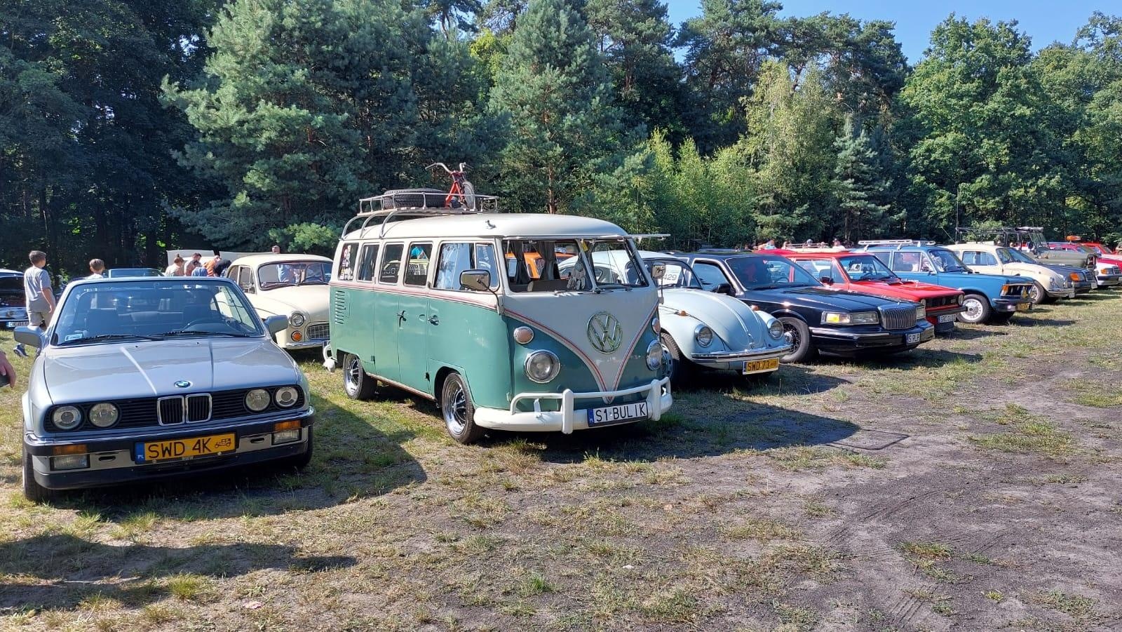 Zdjęcie w galerii na portalu naszraciborz.pl: Rybnik Klasyczny. Zlot miłośników i właścicieli zabytkowych pojazdów w Rudach [FOTO] wiadomości z regionu