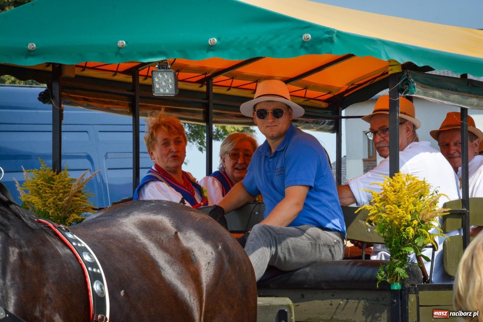 Zdjęcie w galerii na portalu naszraciborz.pl: Łańce rozpoczęły sezon dożynek w powiecie raciborskim [FOTO i WIDEO] wiadomości z regionu
