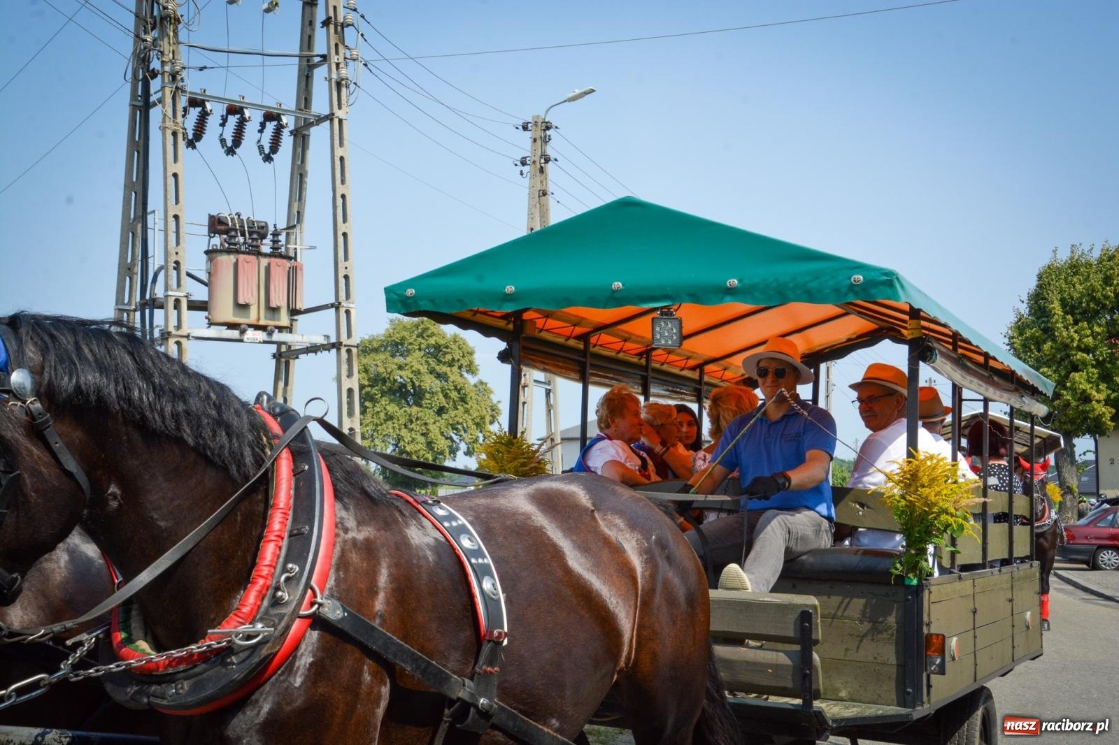 Zdjęcie w galerii na portalu naszraciborz.pl: Łańce rozpoczęły sezon dożynek w powiecie raciborskim [FOTO i WIDEO] wiadomości z regionu