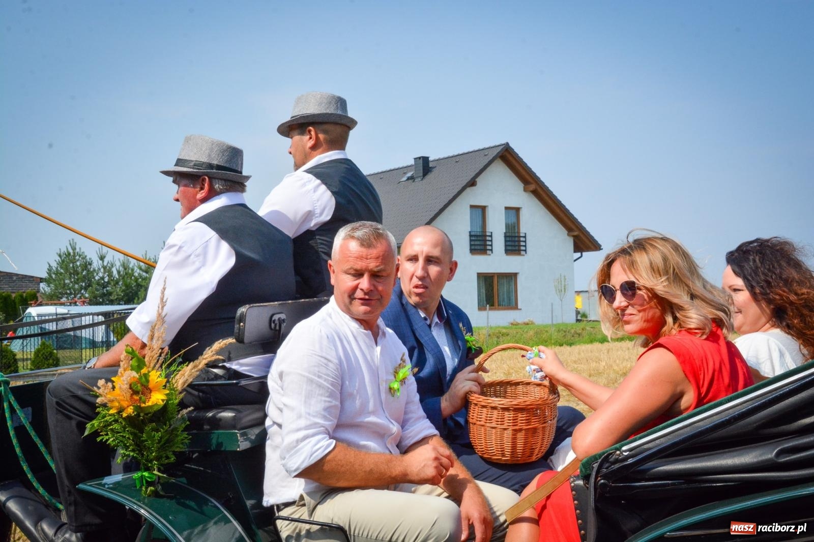 Zdjęcie w galerii na portalu naszraciborz.pl: Łańce rozpoczęły sezon dożynek w powiecie raciborskim [FOTO i WIDEO] wiadomości z regionu