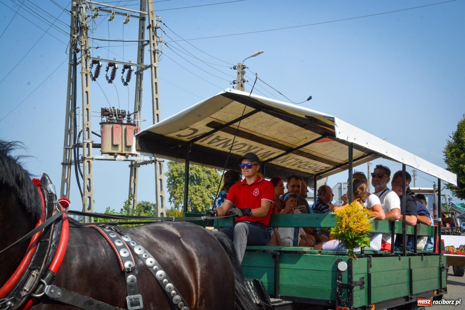 Zdjęcie w galerii na portalu naszraciborz.pl: Łańce rozpoczęły sezon dożynek w powiecie raciborskim [FOTO i WIDEO] wiadomości z regionu