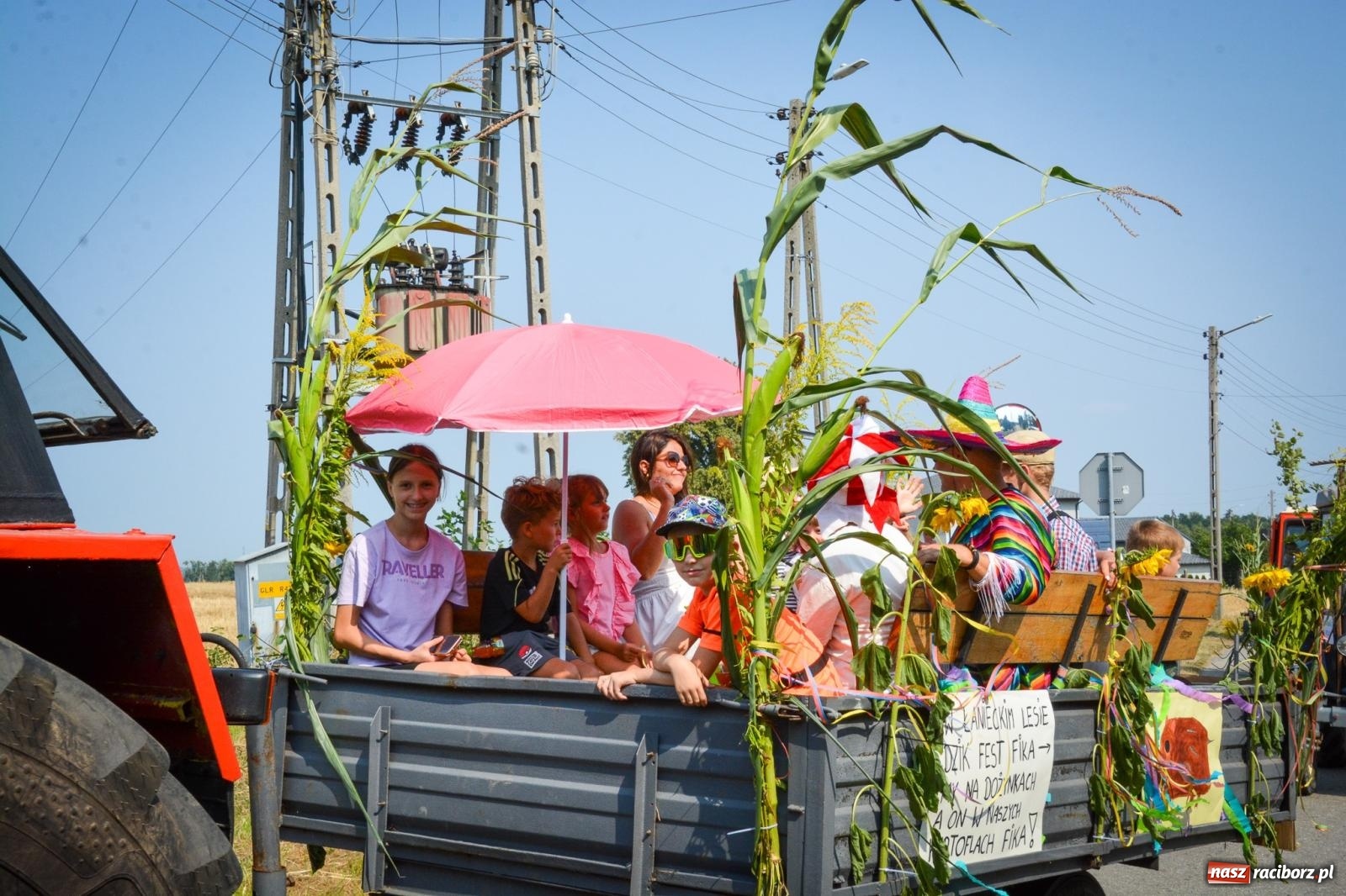 Zdjęcie w galerii na portalu naszraciborz.pl: Łańce rozpoczęły sezon dożynek w powiecie raciborskim [FOTO i WIDEO] wiadomości z regionu