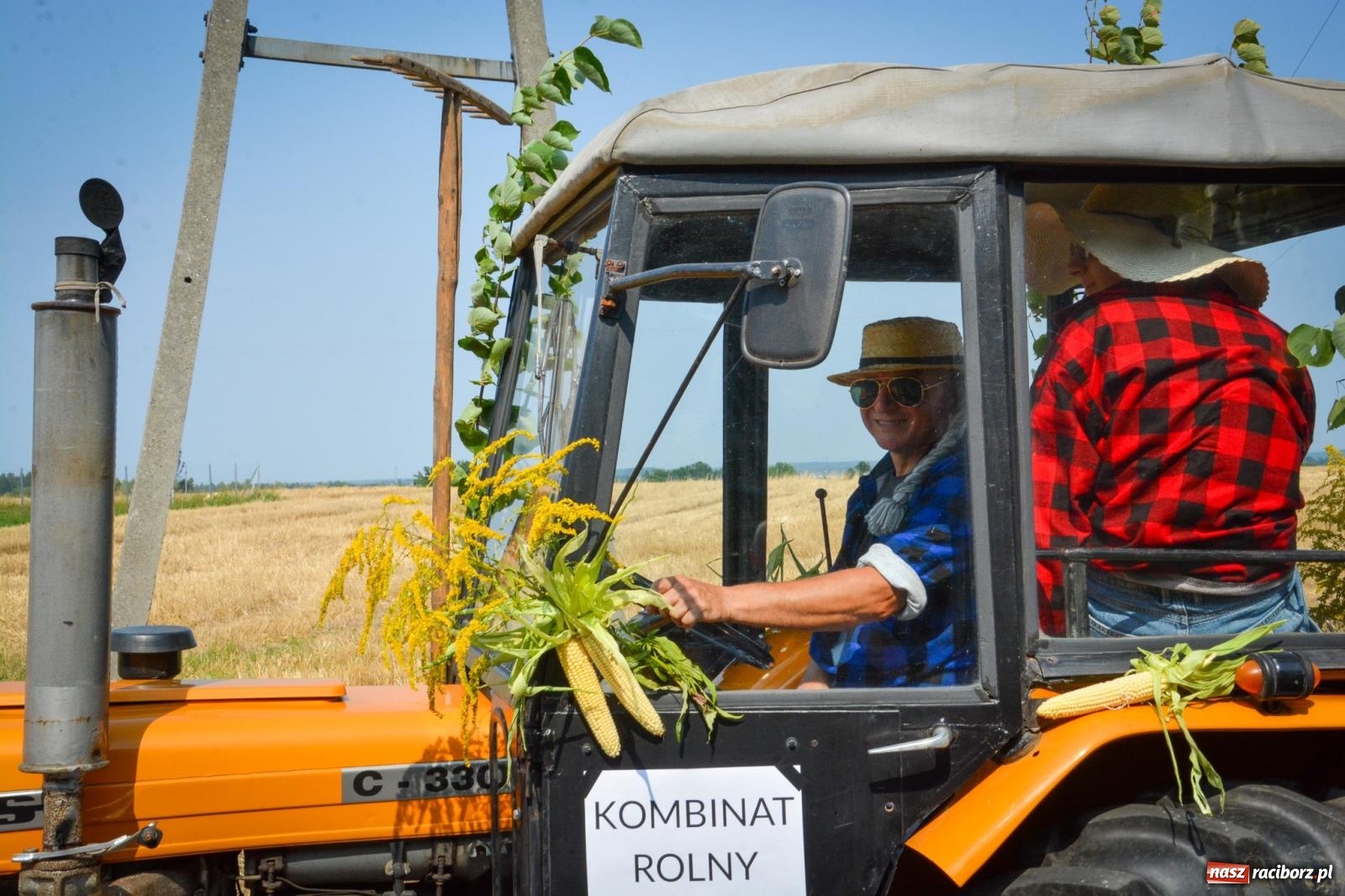 Zdjęcie w galerii na portalu naszraciborz.pl: Łańce rozpoczęły sezon dożynek w powiecie raciborskim [FOTO i WIDEO] wiadomości z regionu
