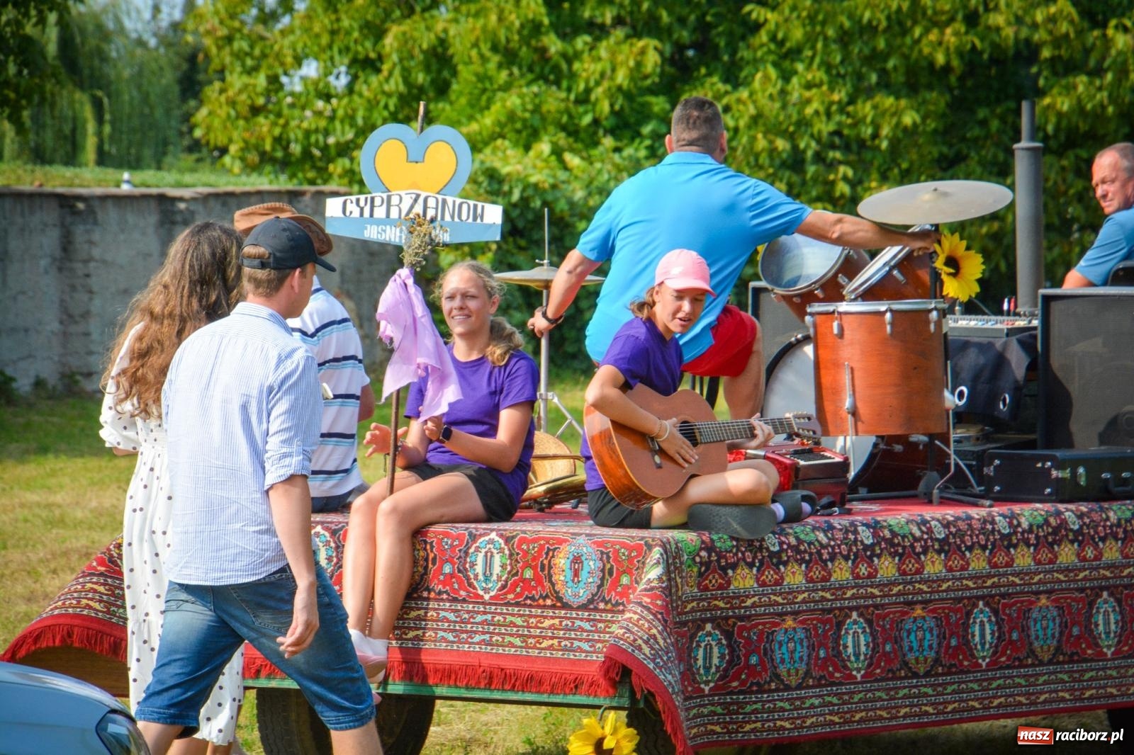 Zdjęcie w galerii na portalu naszraciborz.pl: Dożynki w Cyprzanowie rozpoczęły sezon świętowania plonów w gminie Pietrowice Wielkie wiadomości z regionu
