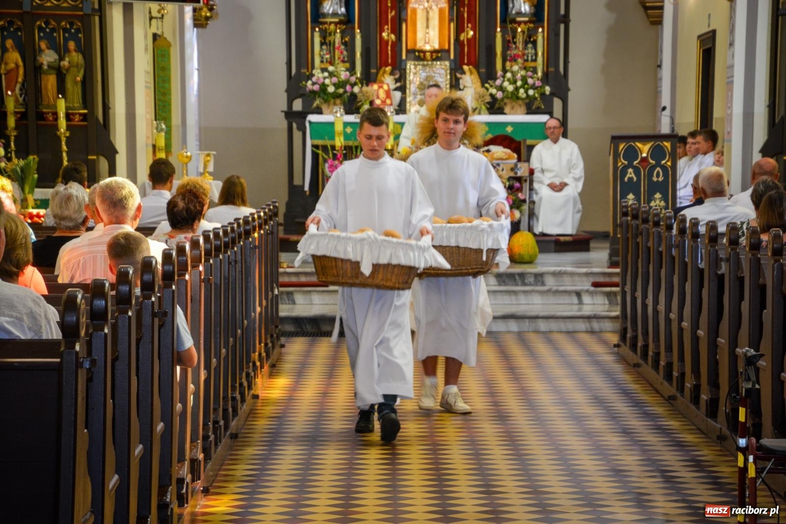 Zdjęcie w galerii na portalu naszraciborz.pl: Dożynki w Cyprzanowie rozpoczęły sezon świętowania plonów w gminie Pietrowice Wielkie wiadomości z regionu