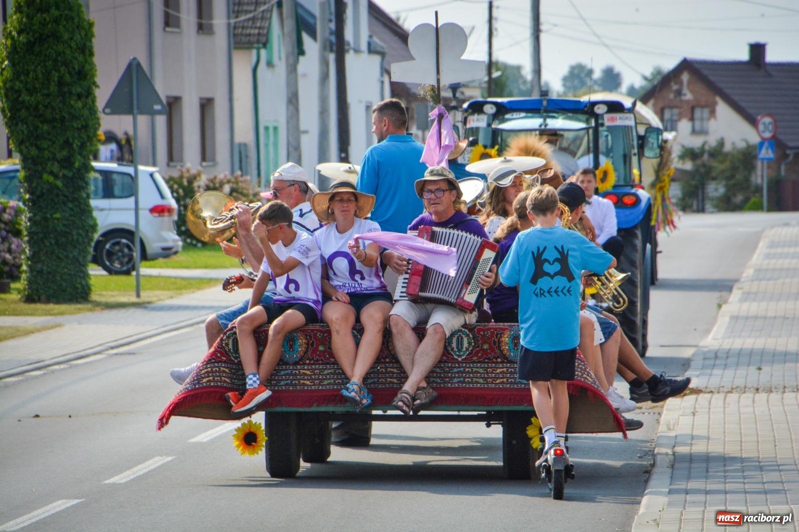 Zdjęcie w galerii na portalu naszraciborz.pl: Dożynki w Cyprzanowie rozpoczęły sezon świętowania plonów w gminie Pietrowice Wielkie wiadomości z regionu