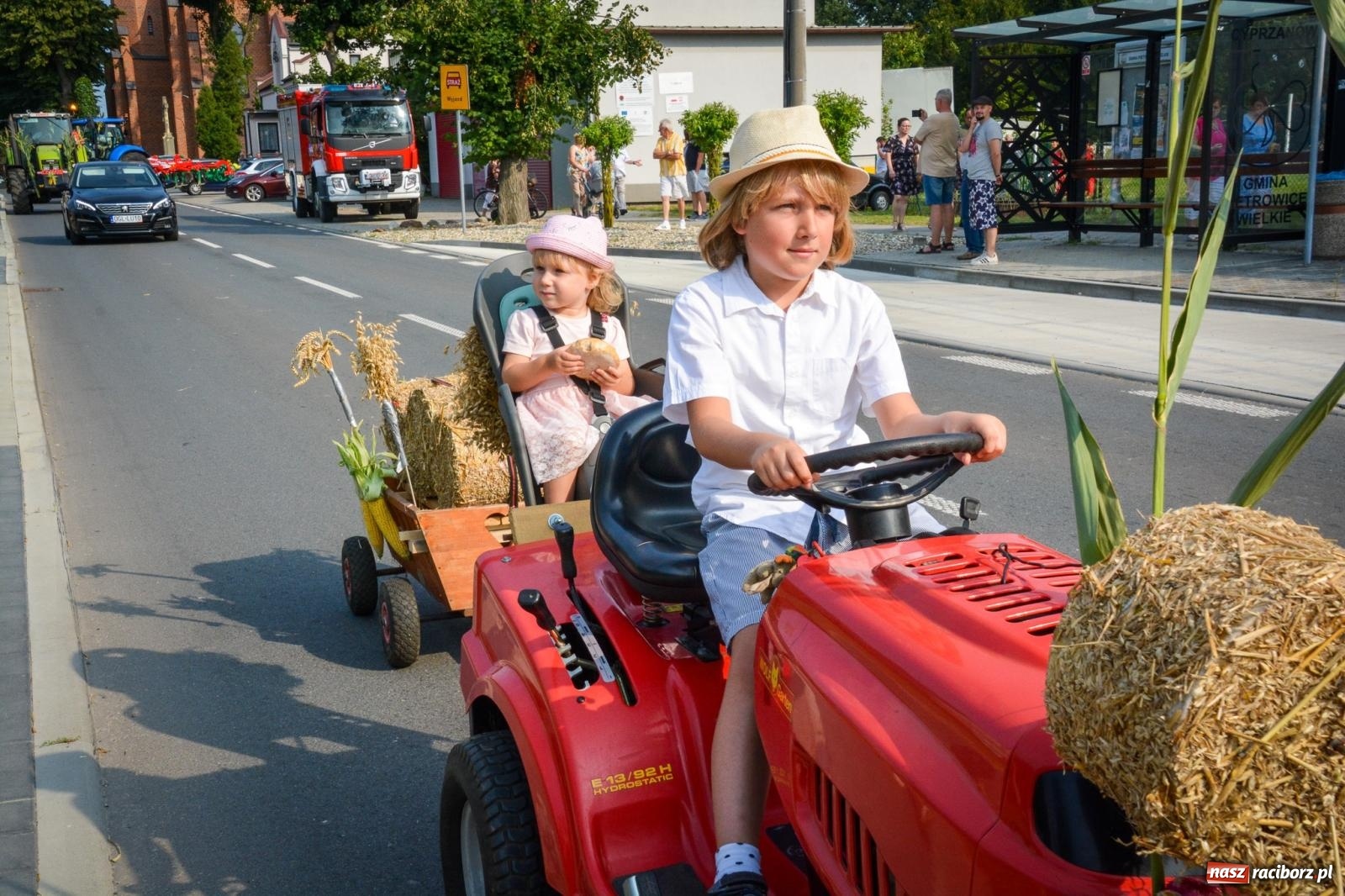 Zdjęcie w galerii na portalu naszraciborz.pl: Dożynki w Cyprzanowie rozpoczęły sezon świętowania plonów w gminie Pietrowice Wielkie wiadomości z regionu