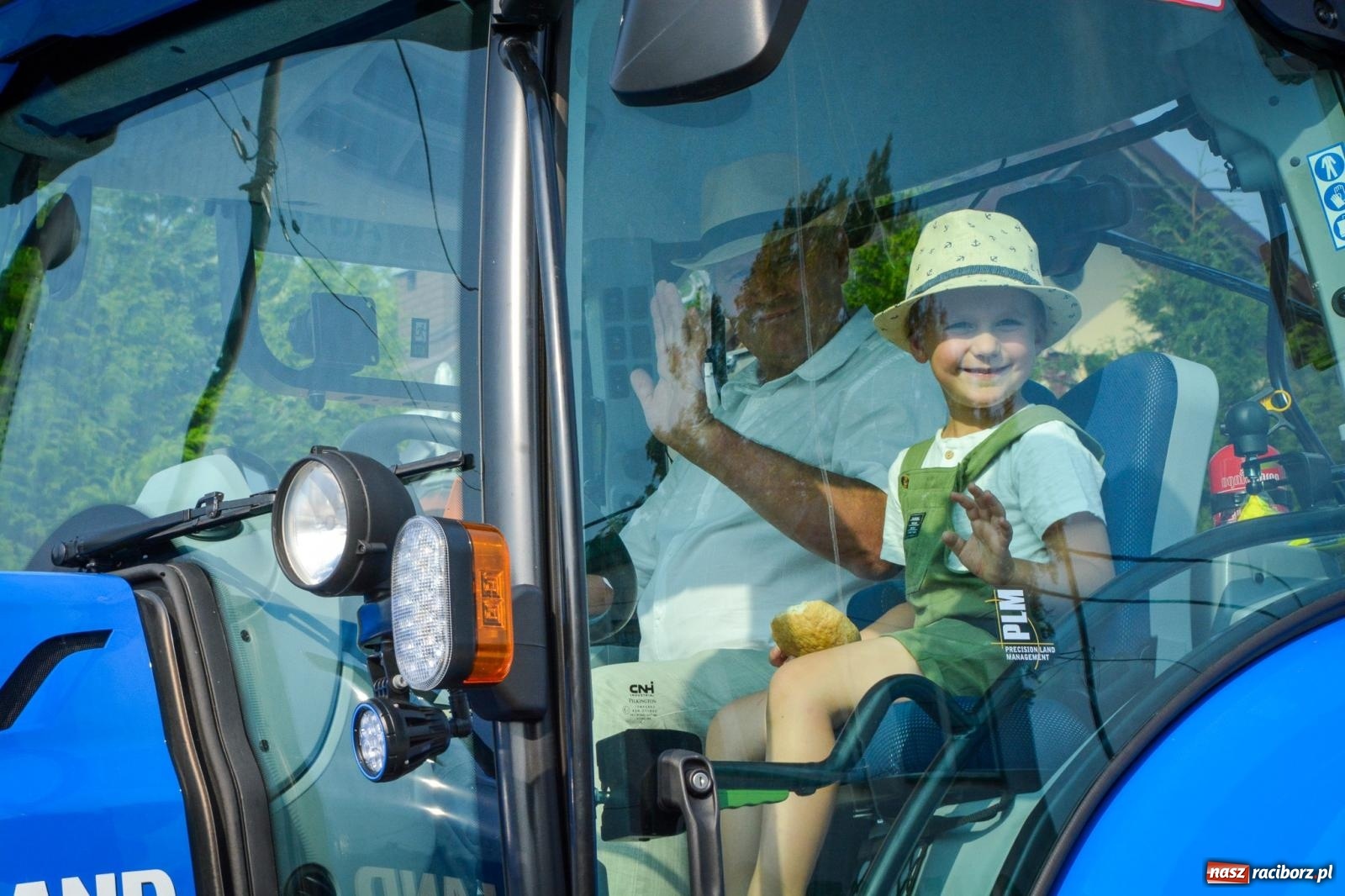 Zdjęcie w galerii na portalu naszraciborz.pl: Dożynki w Cyprzanowie rozpoczęły sezon świętowania plonów w gminie Pietrowice Wielkie wiadomości z regionu