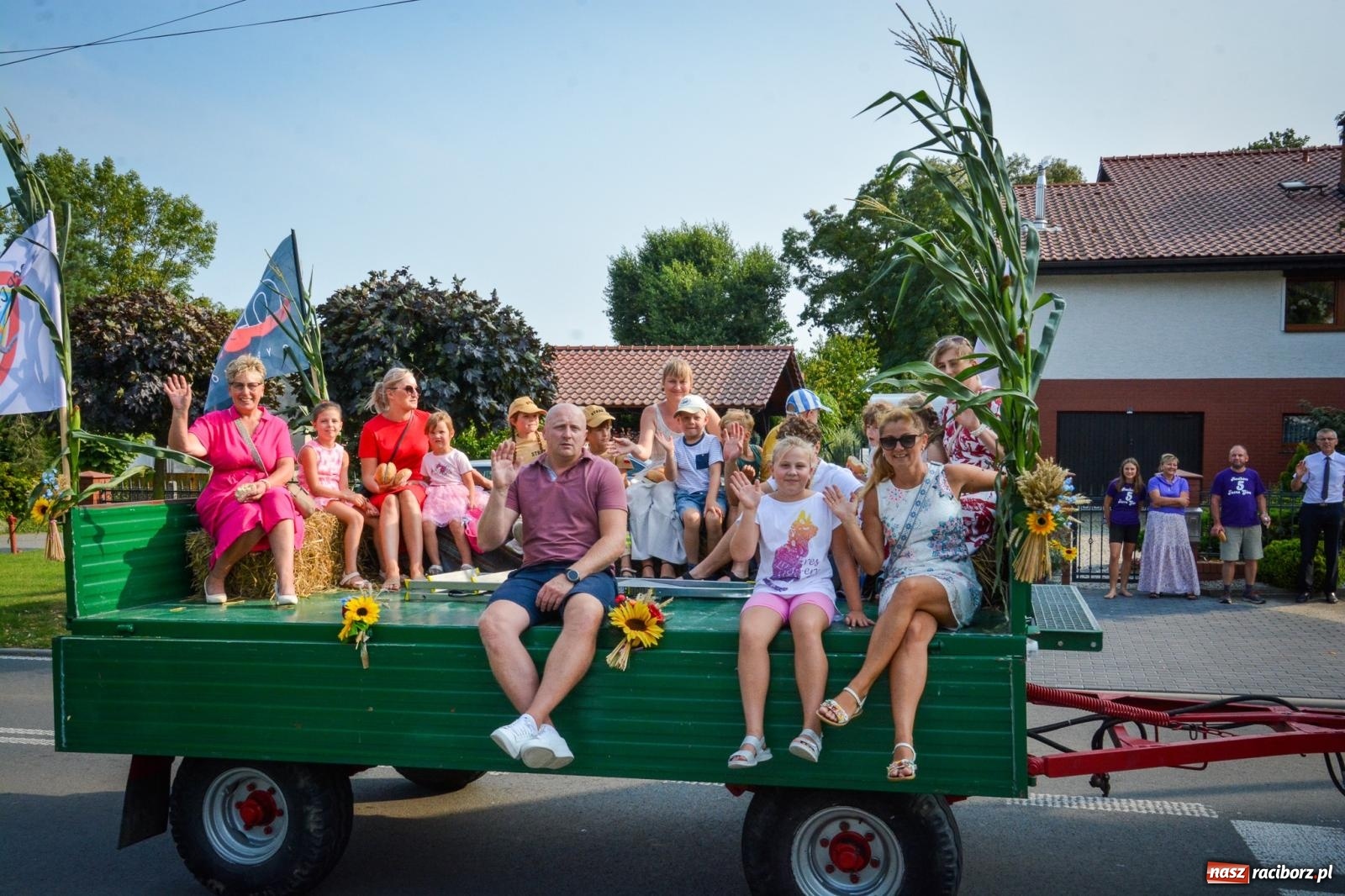 Zdjęcie w galerii na portalu naszraciborz.pl: Dożynki w Cyprzanowie rozpoczęły sezon świętowania plonów w gminie Pietrowice Wielkie wiadomości z regionu