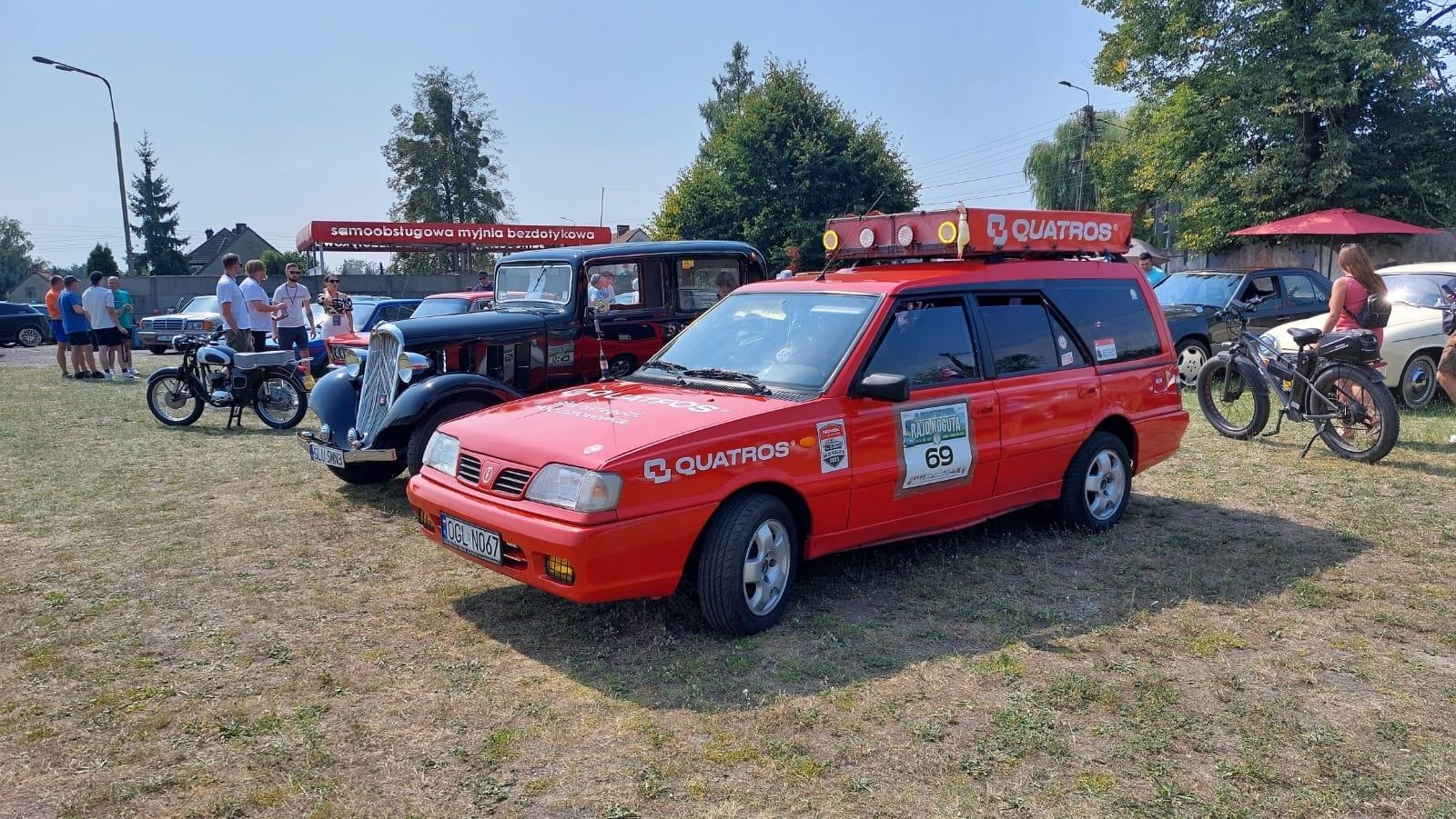 Zdjęcie w galerii na portalu naszraciborz.pl: MRfest 2025 rozgrzał Kuźnię Raciborską. Święto klasyki, tuningu i mocy [FOTO] wiadomości z regionu