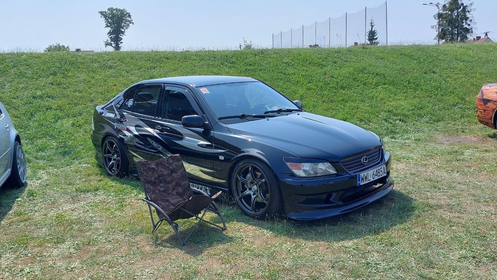 Zdjęcie w galerii na portalu naszraciborz.pl: MRfest 2025 rozgrzał Kuźnię Raciborską. Święto klasyki, tuningu i mocy [FOTO] wiadomości z regionu