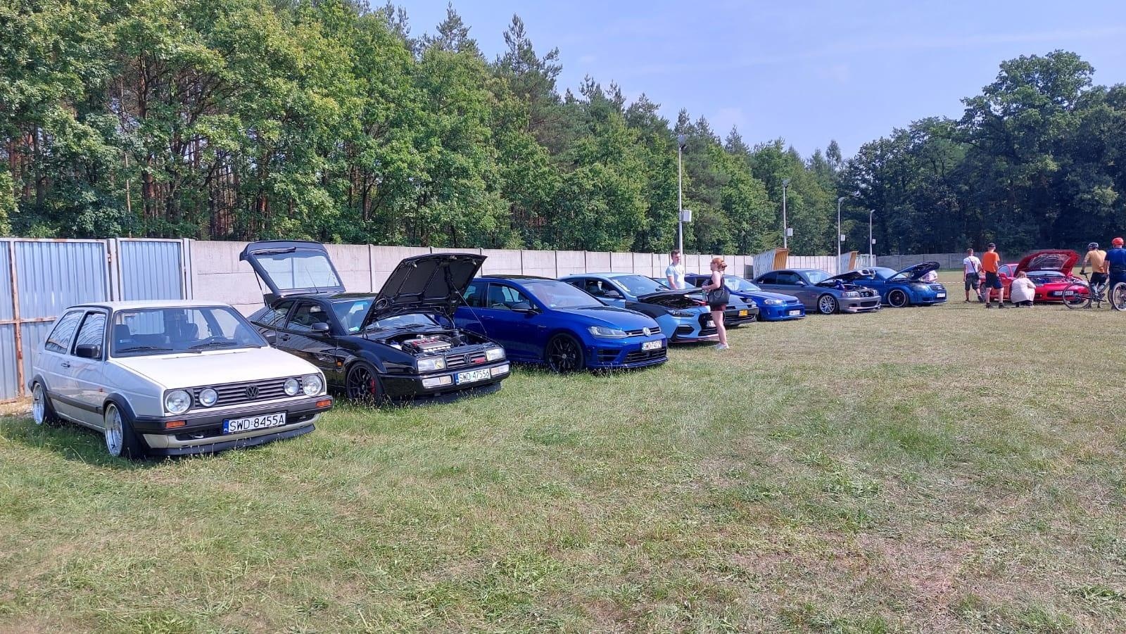Zdjęcie w galerii na portalu naszraciborz.pl: MRfest 2025 rozgrzał Kuźnię Raciborską. Święto klasyki, tuningu i mocy [FOTO] wiadomości z regionu