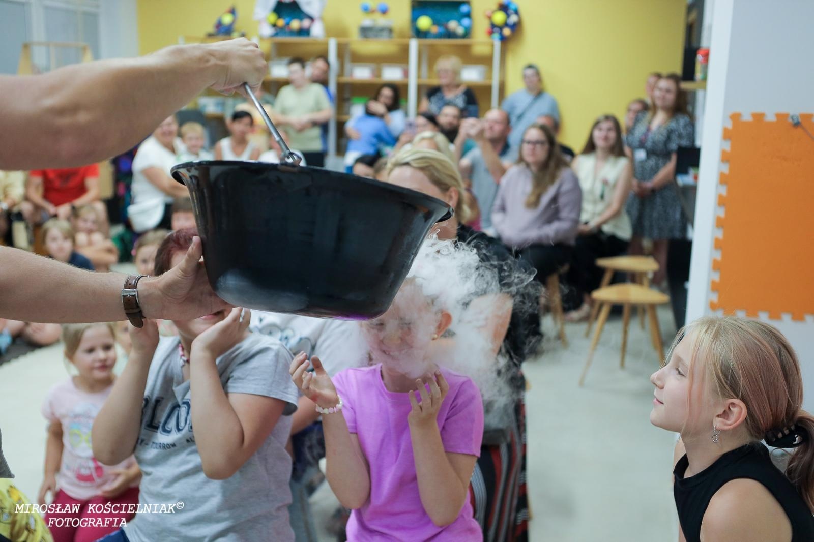 Zdjęcie w galerii na portalu naszraciborz.pl: Nocny Miszmasz w SOWA Racibórz przyciągnął pasjonatów nauki wiadomości z regionu