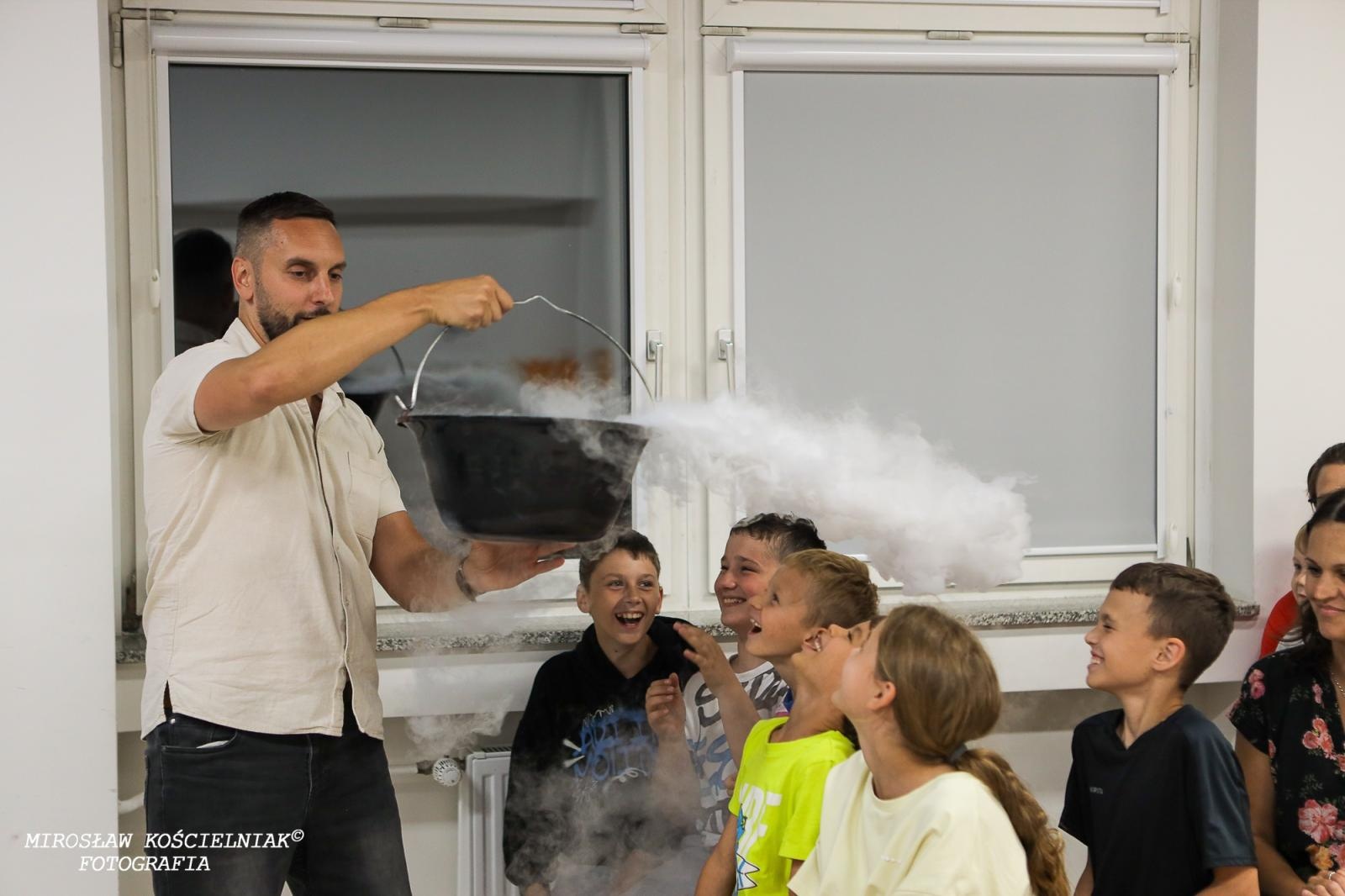 Zdjęcie w galerii na portalu naszraciborz.pl: Nocny Miszmasz w SOWA Racibórz przyciągnął pasjonatów nauki wiadomości z regionu