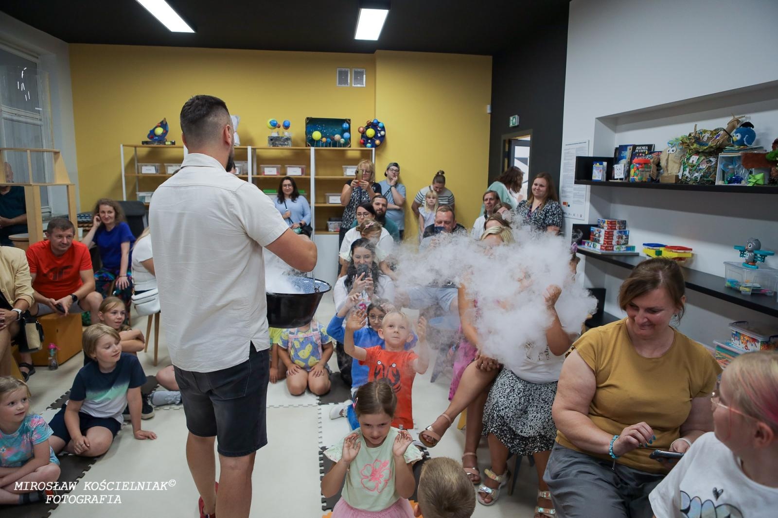 Zdjęcie w galerii na portalu naszraciborz.pl: Nocny Miszmasz w SOWA Racibórz przyciągnął pasjonatów nauki wiadomości z regionu