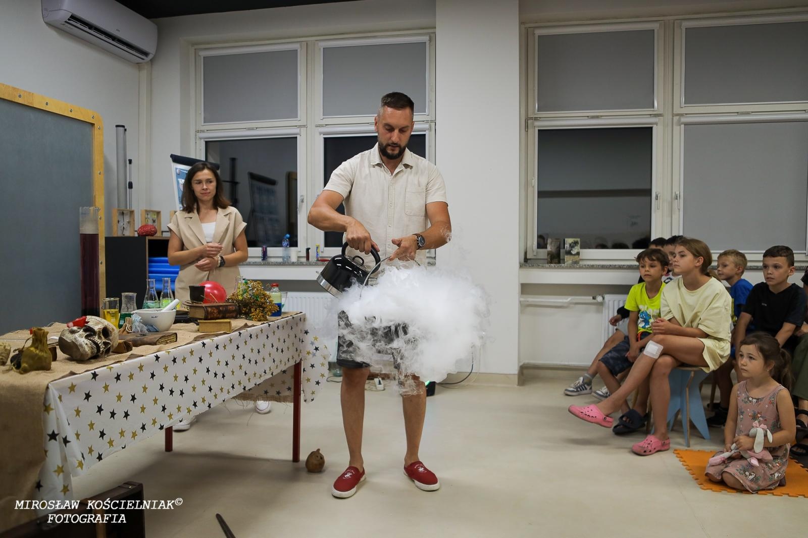 Zdjęcie w galerii na portalu naszraciborz.pl: Nocny Miszmasz w SOWA Racibórz przyciągnął pasjonatów nauki wiadomości z regionu