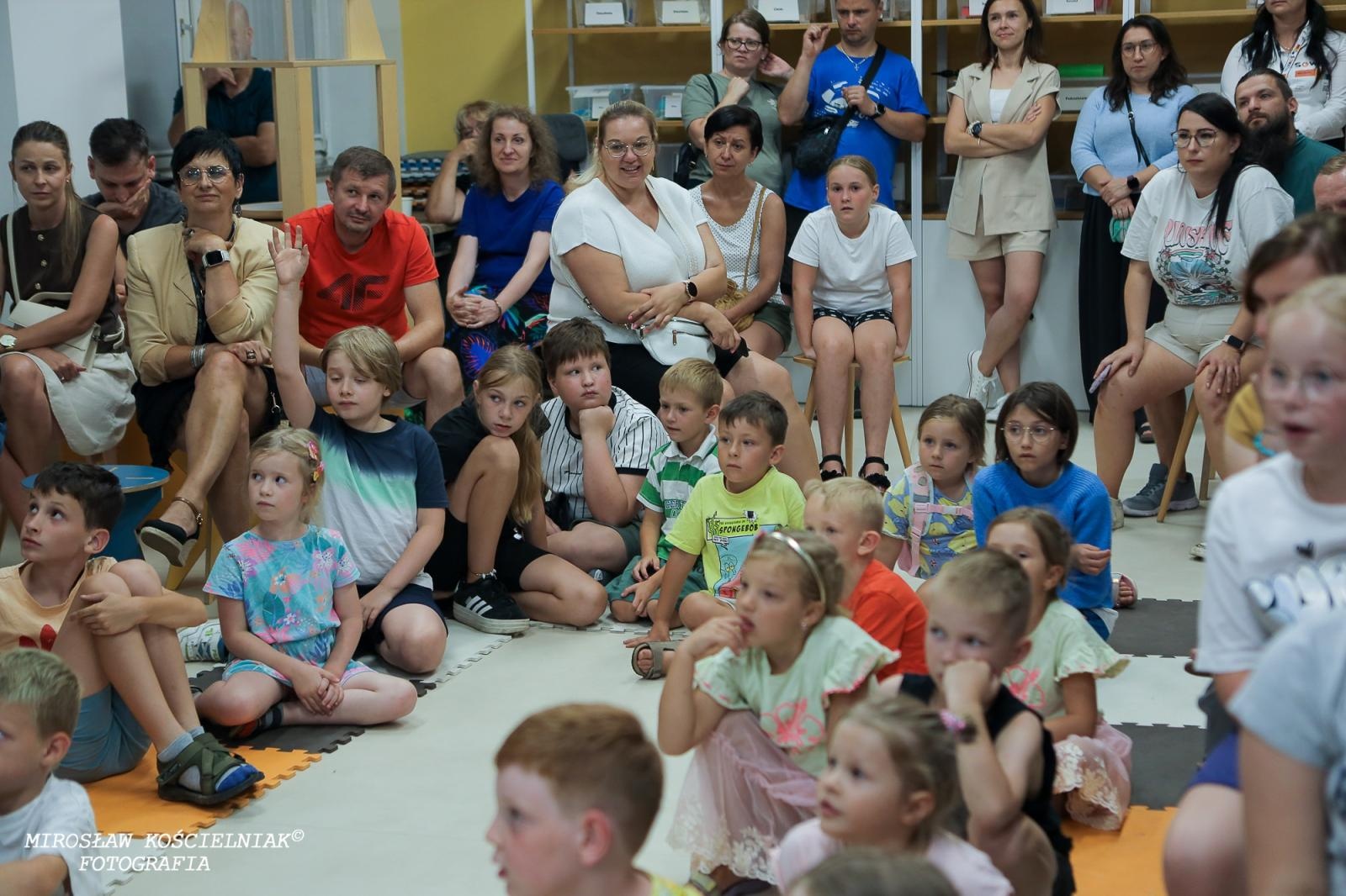 Zdjęcie w galerii na portalu naszraciborz.pl: Nocny Miszmasz w SOWA Racibórz przyciągnął pasjonatów nauki wiadomości z regionu