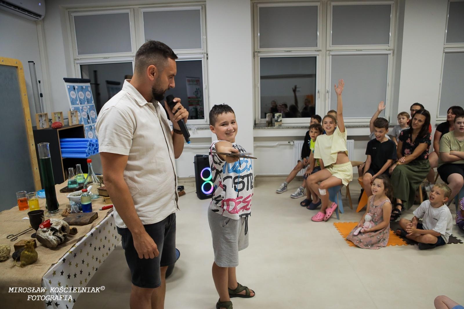 Zdjęcie w galerii na portalu naszraciborz.pl: Nocny Miszmasz w SOWA Racibórz przyciągnął pasjonatów nauki wiadomości z regionu