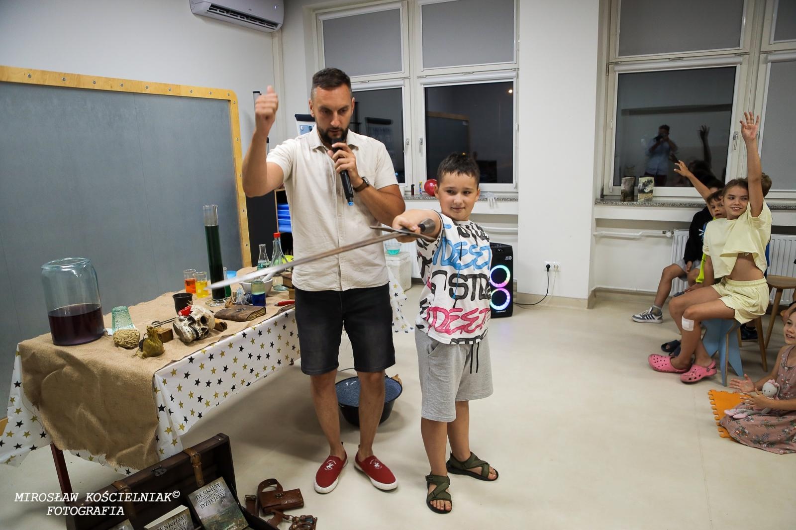 Zdjęcie w galerii na portalu naszraciborz.pl: Nocny Miszmasz w SOWA Racibórz przyciągnął pasjonatów nauki wiadomości z regionu