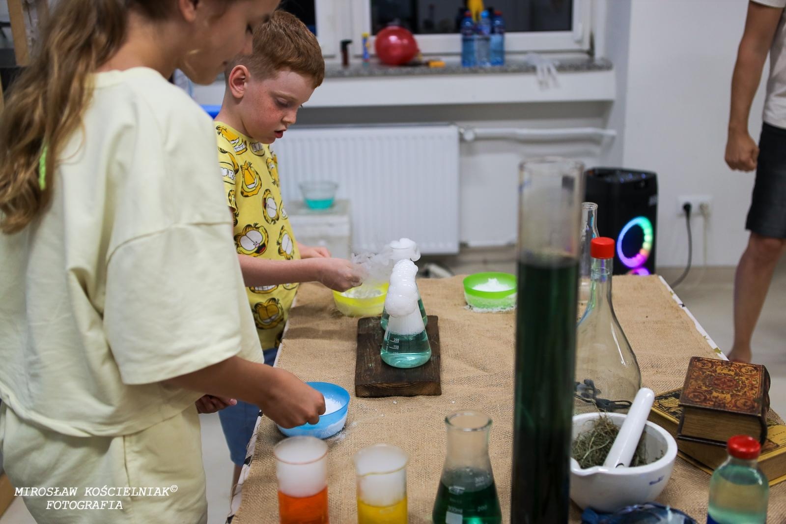 Zdjęcie w galerii na portalu naszraciborz.pl: Nocny Miszmasz w SOWA Racibórz przyciągnął pasjonatów nauki wiadomości z regionu