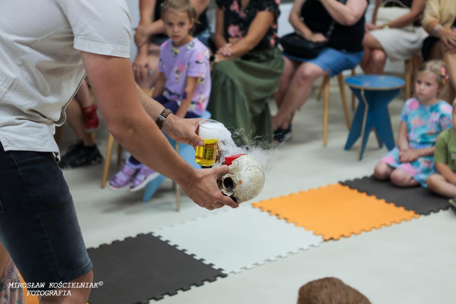 Zdjęcie w galerii na portalu naszraciborz.pl: Nocny Miszmasz w SOWA Racibórz przyciągnął pasjonatów nauki wiadomości z regionu