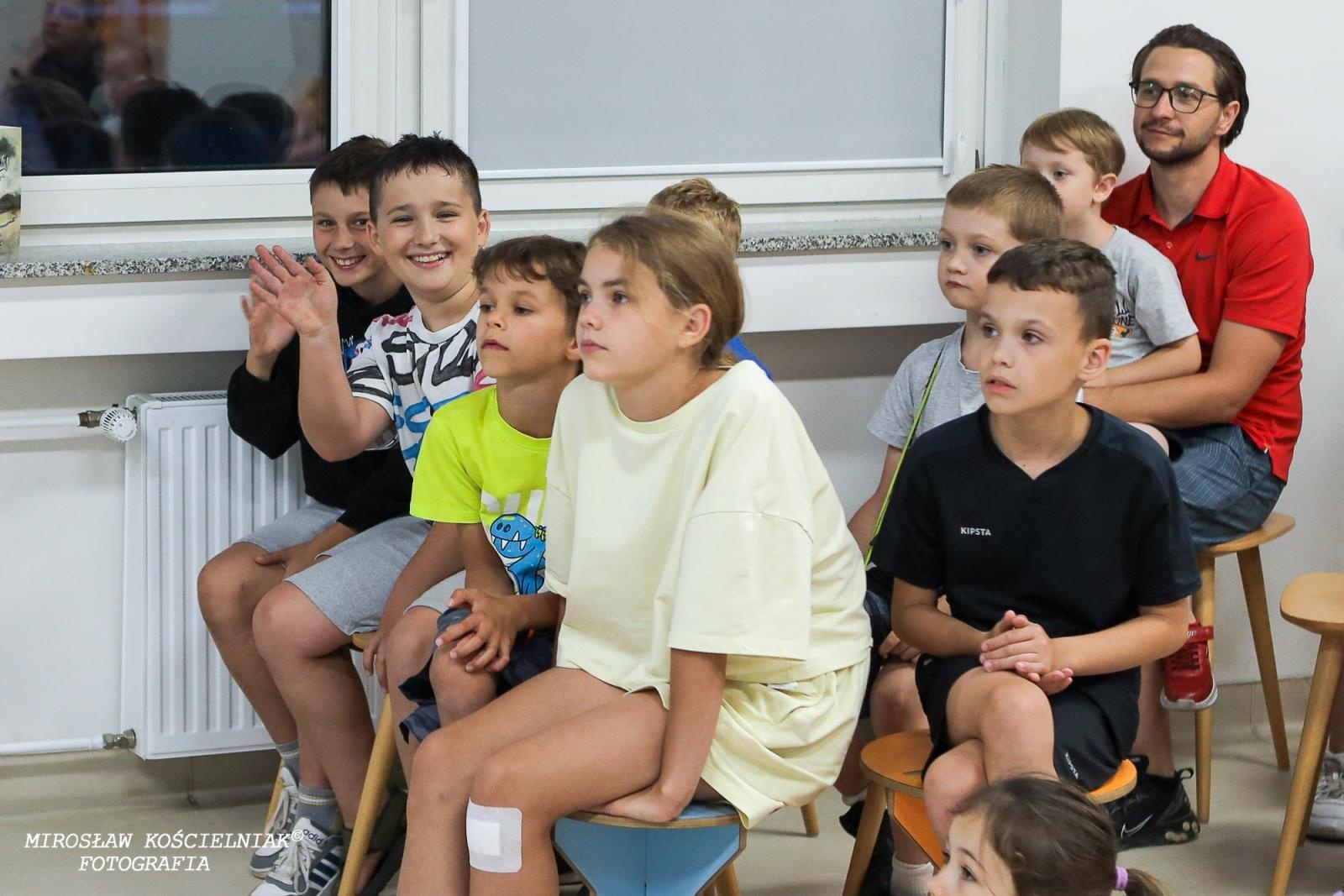 Zdjęcie w galerii na portalu naszraciborz.pl: Nocny Miszmasz w SOWA Racibórz przyciągnął pasjonatów nauki wiadomości z regionu